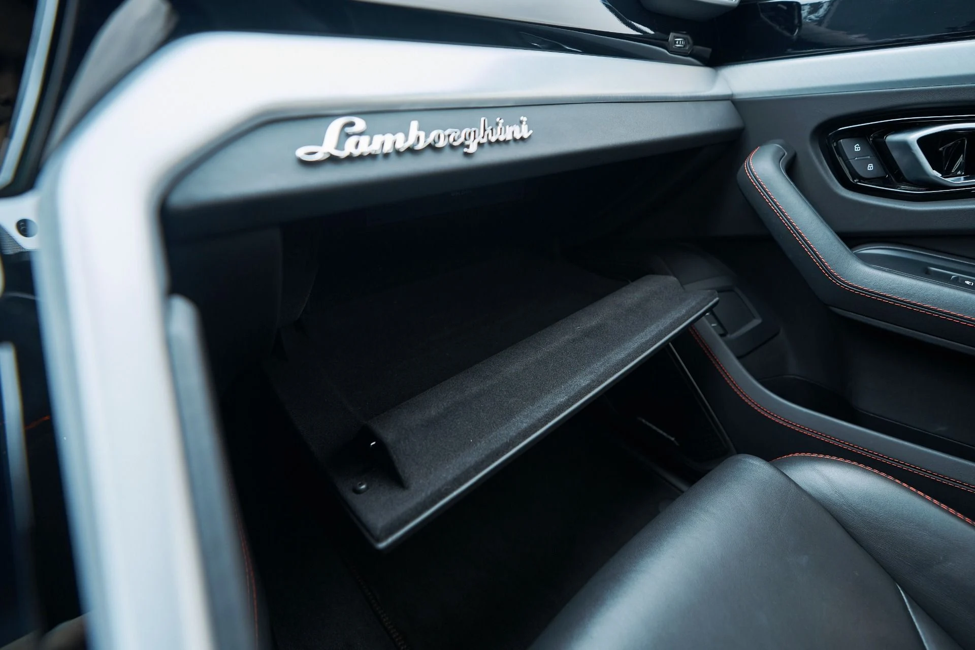 mph070_667086488_Used_2021_Lamborghini_Urus_1763157155_03b488ac71