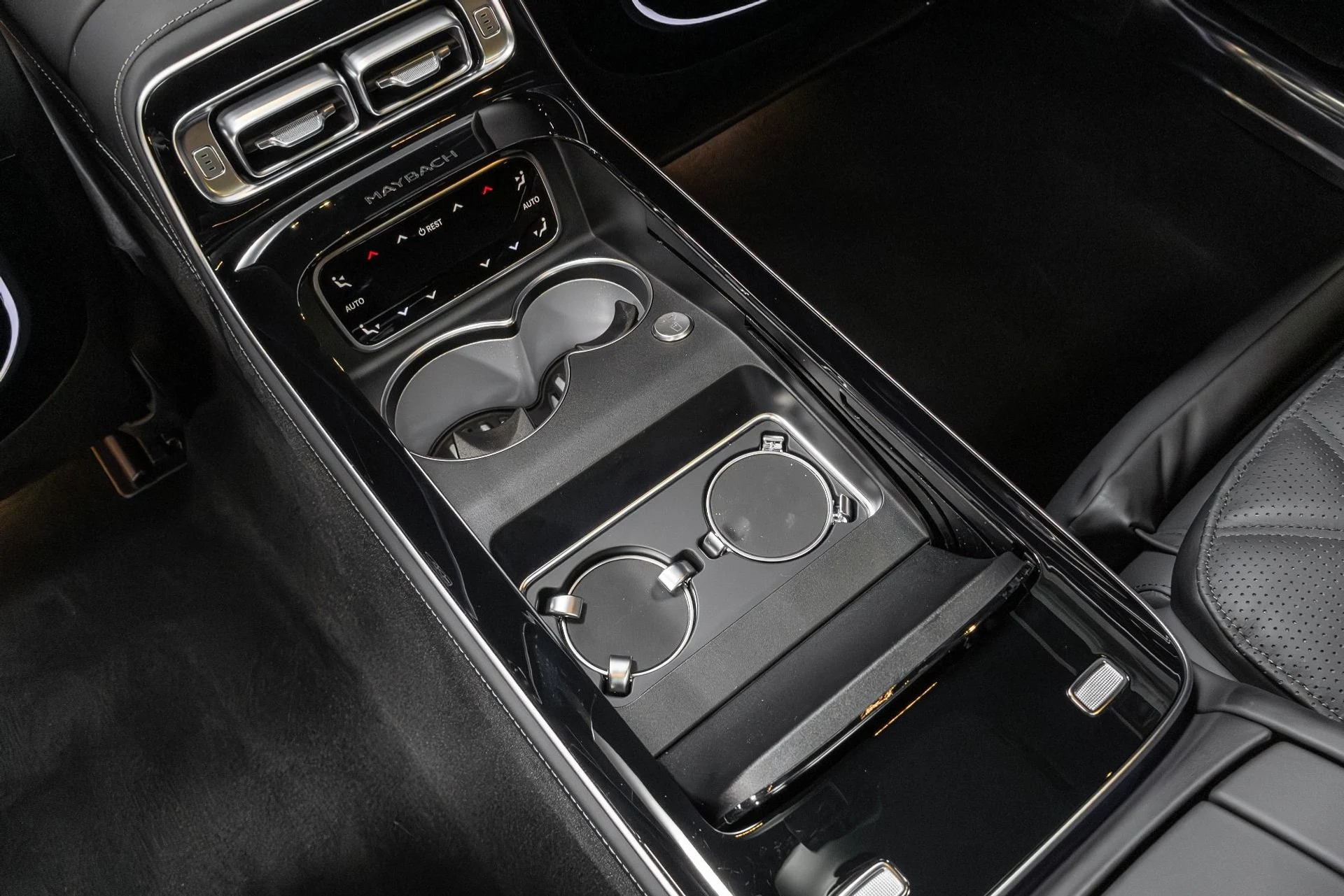 mph070_717606717_Used_2024_Mercedes_Benz_S_Class_Maybach_S_680_4_MATIC_1764625509_9b4416f98a