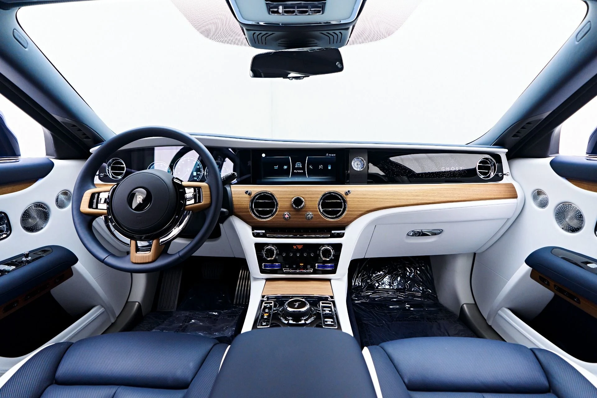 mph070_717709265_Used_2023_Rolls_Royce_Ghost_1755200436_a21e36b6db