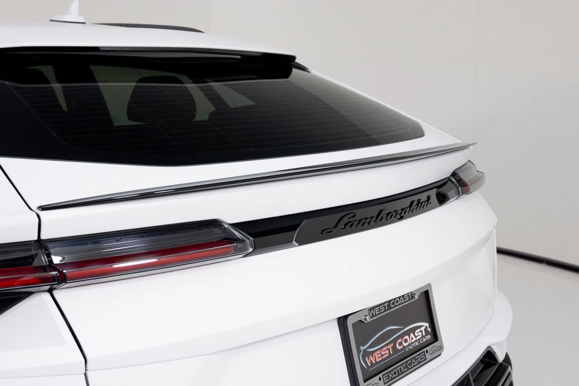 mph070_771644785_Used_2024_Lamborghini_Urus_S_1765302070_e4c1d0d317