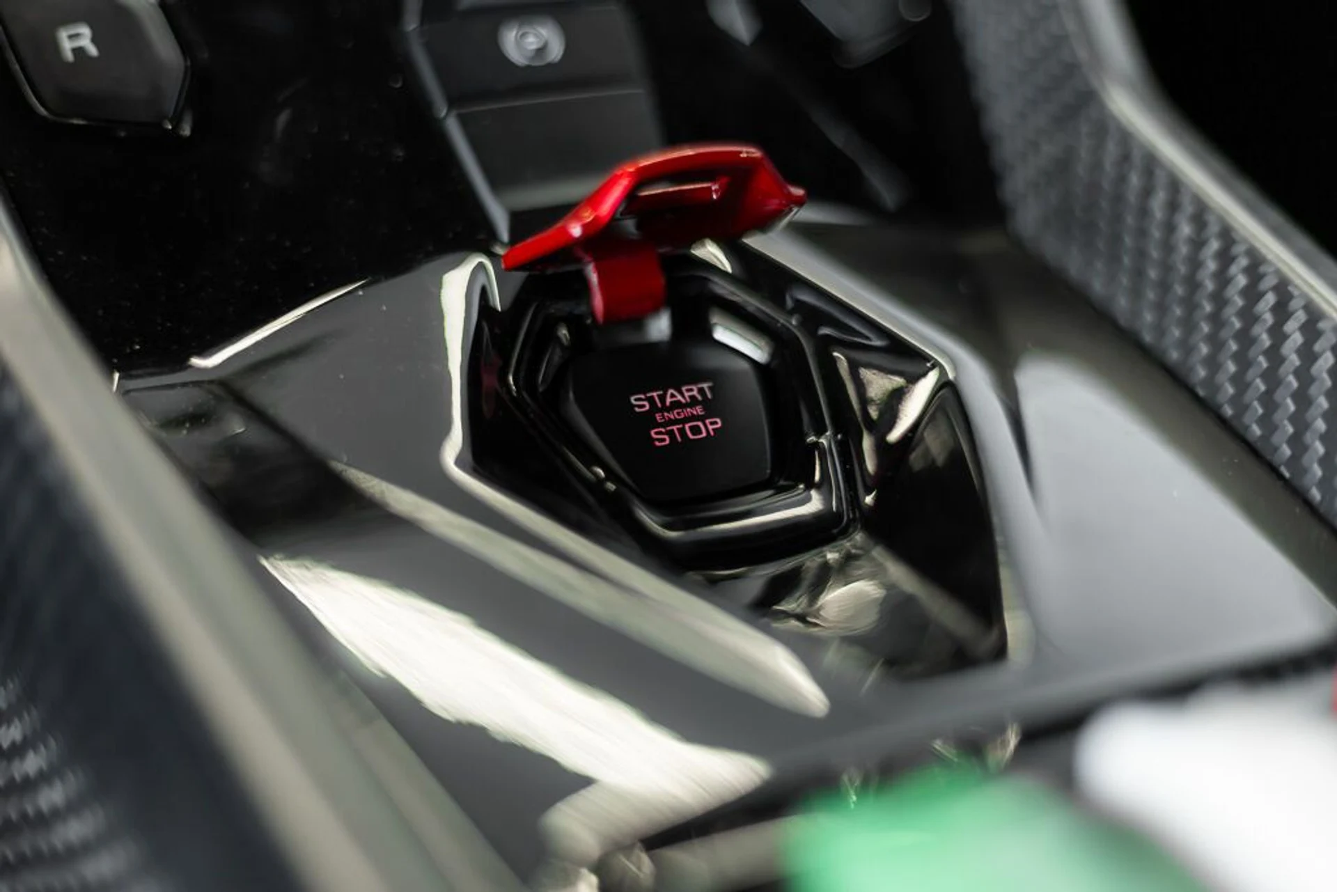 mph070_85241940_lamborghini_veneno_2014_jpg_v_1779988126_bffb840e17