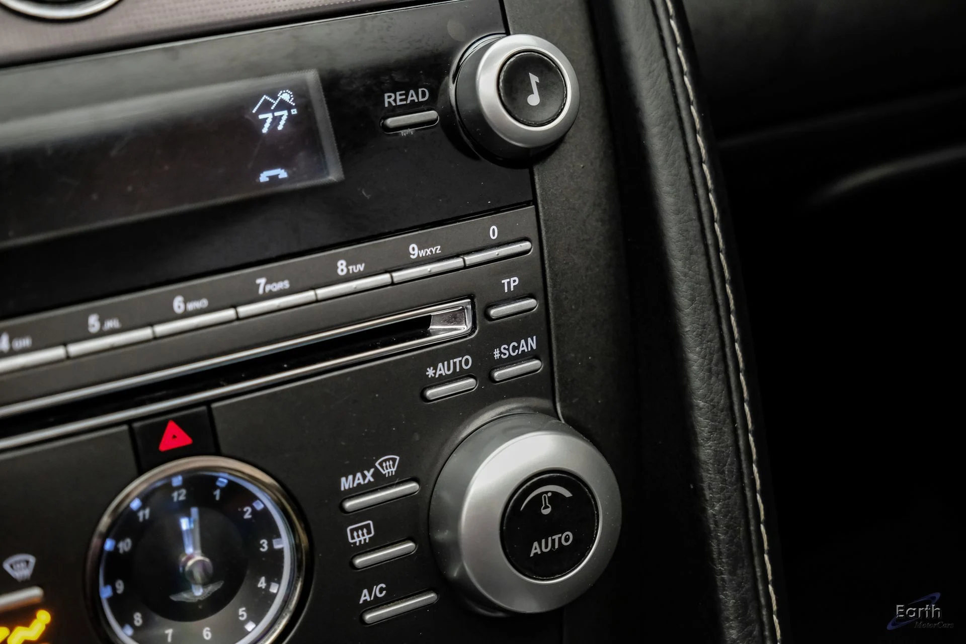 mph070_881059170_00ad7d71317aaa212e73e96d8de8d58ax_03c6459360