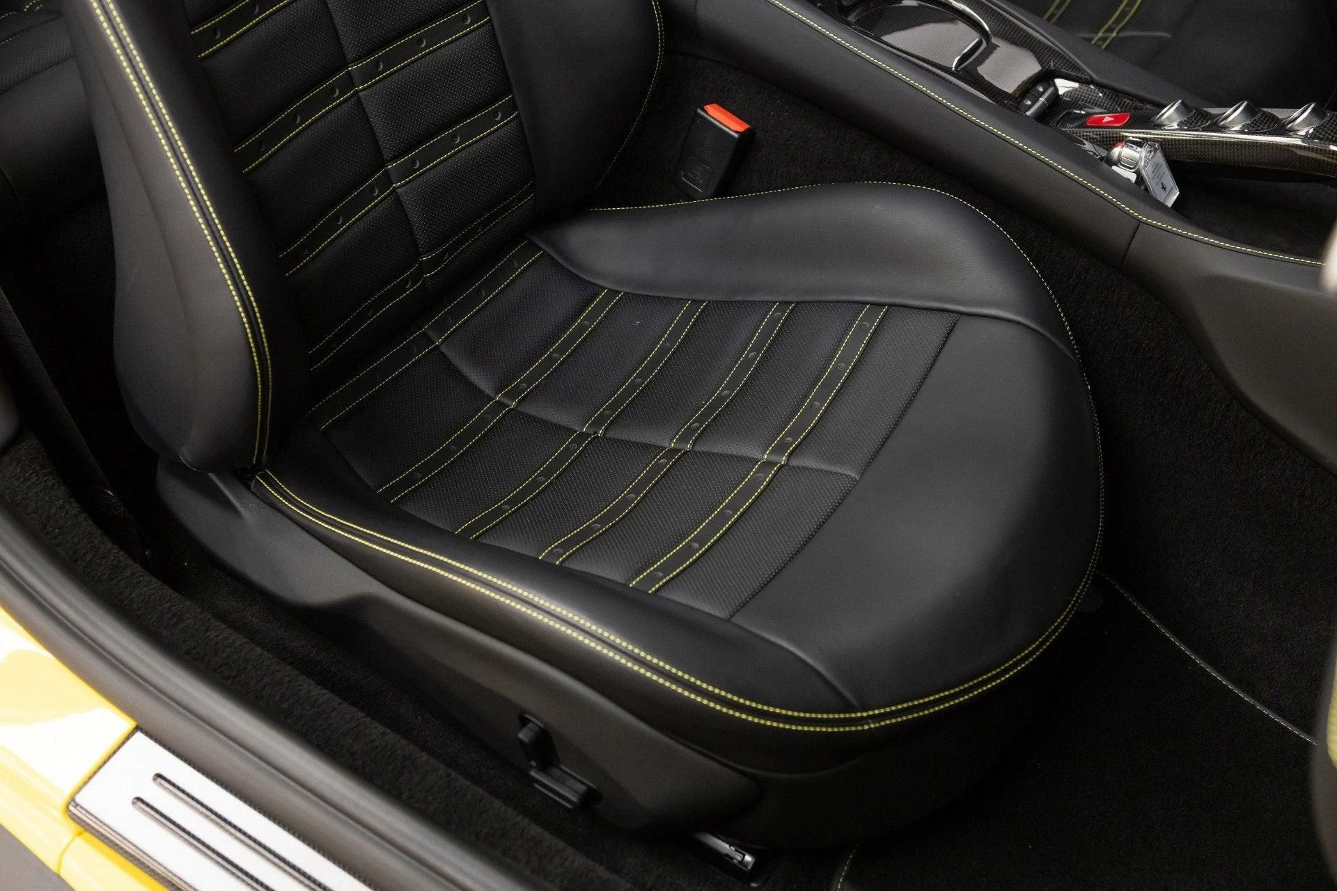 mph070_897846527_Used_2020_Ferrari_Portofino_1777367947_8dfb912e8f