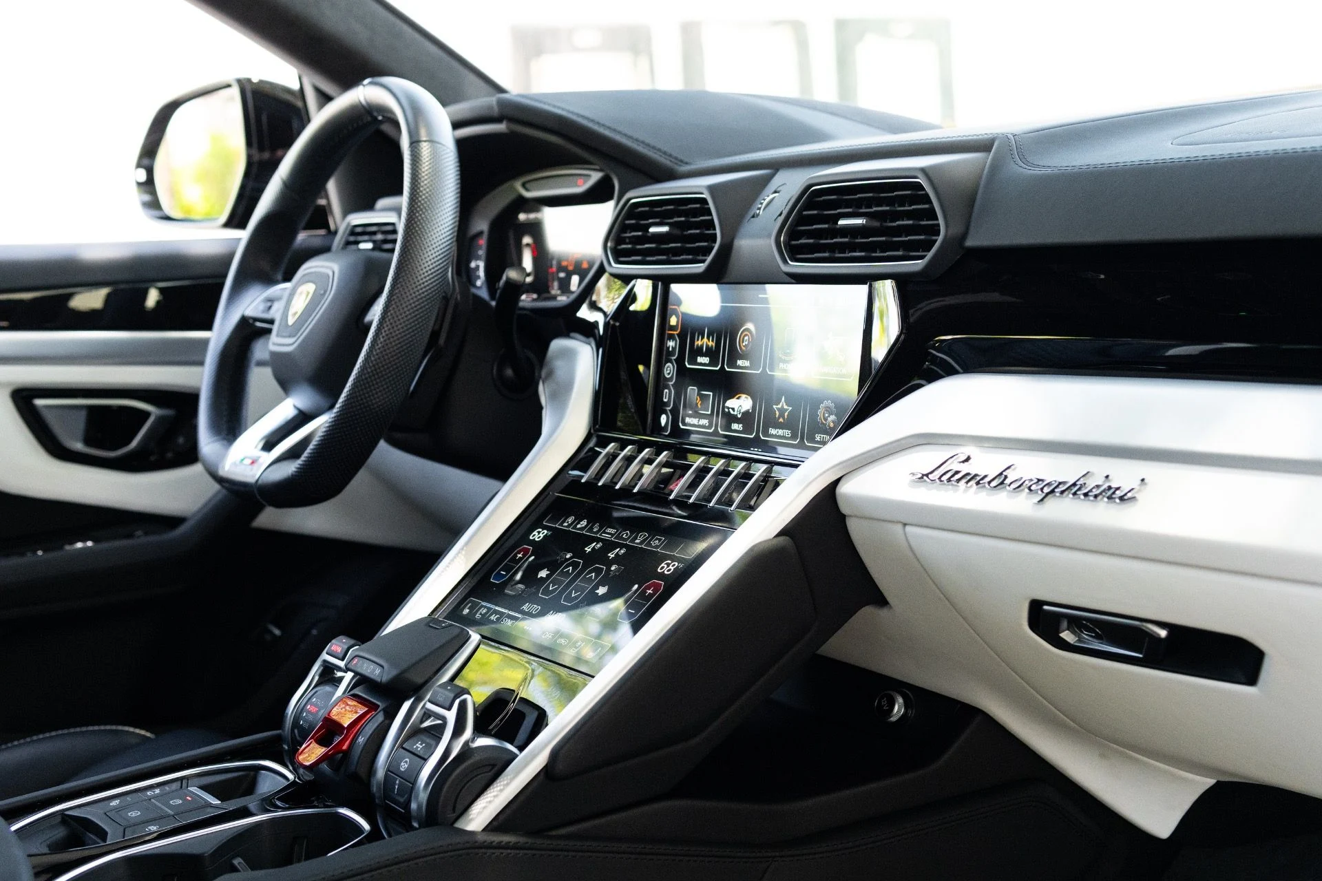 mph071_10617403_Used_2023_Lamborghini_Urus_S_1780940773_e852e190f0