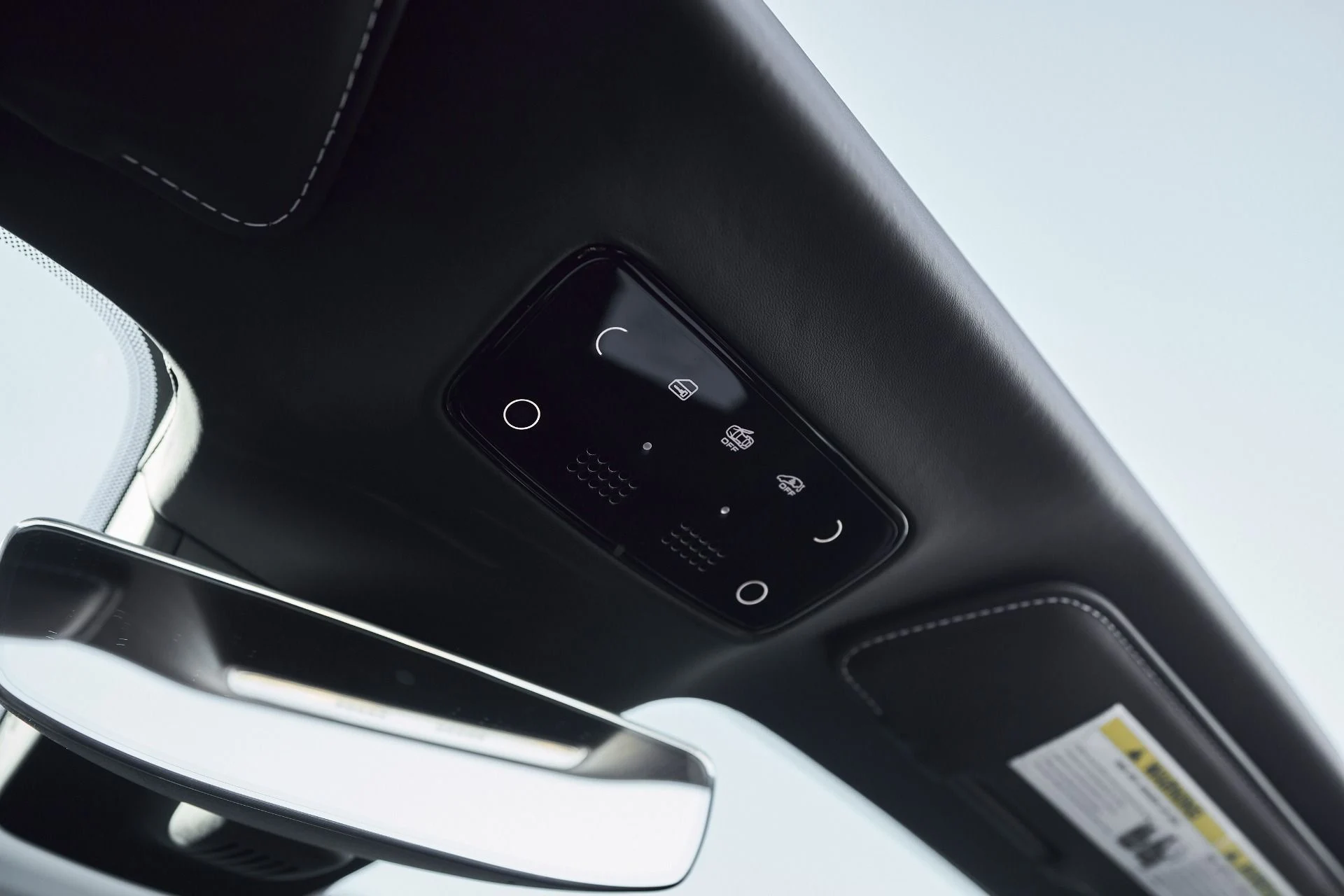 mph071_1070278756_Used_2025_Ferrari_SF_90_Spider_1764059349_bd574e14c2