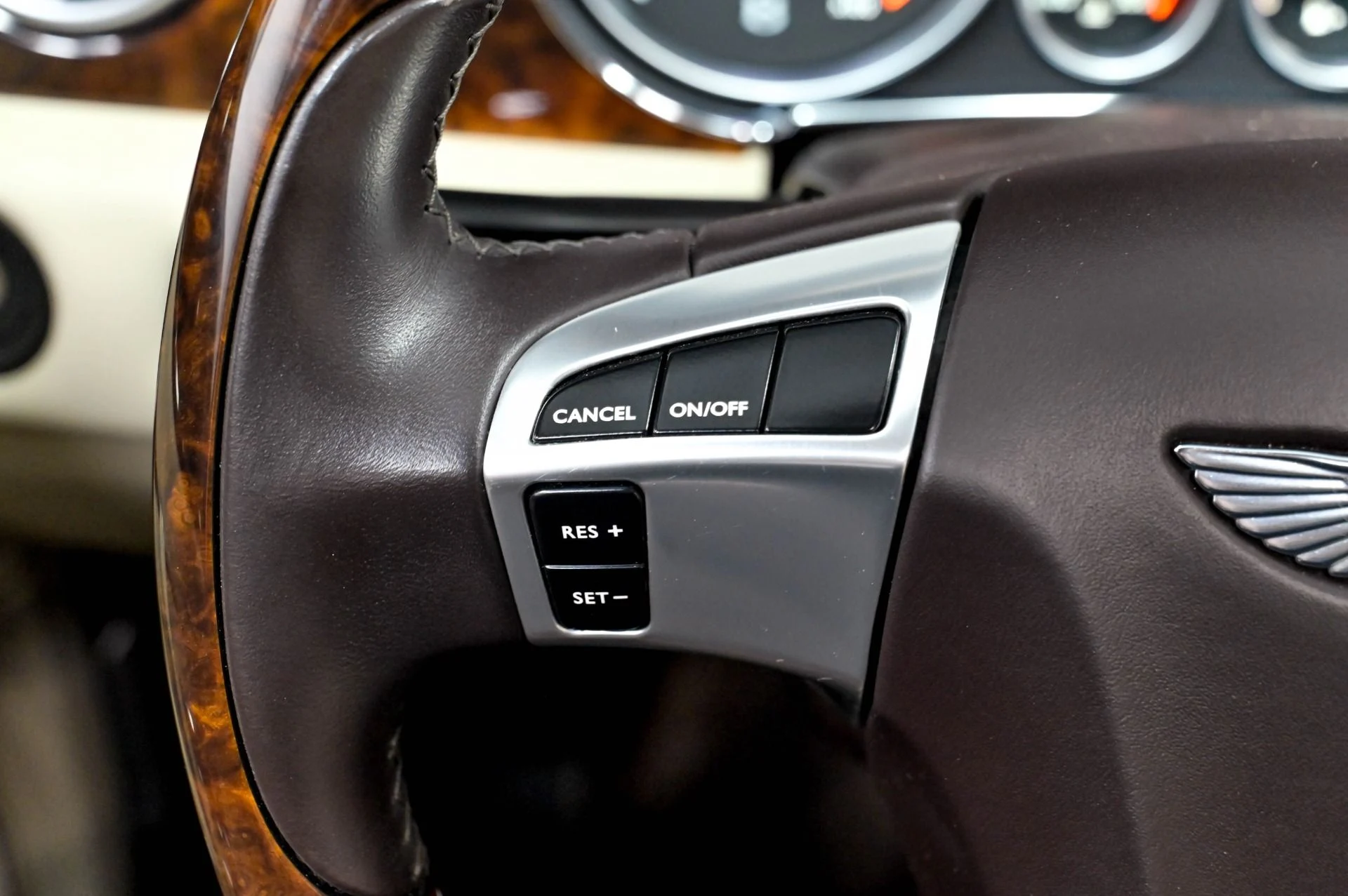 mph071_1070785463_Used_2015_Bentley_Flying_Spur_W12_1784214578_6e8c5ef45f