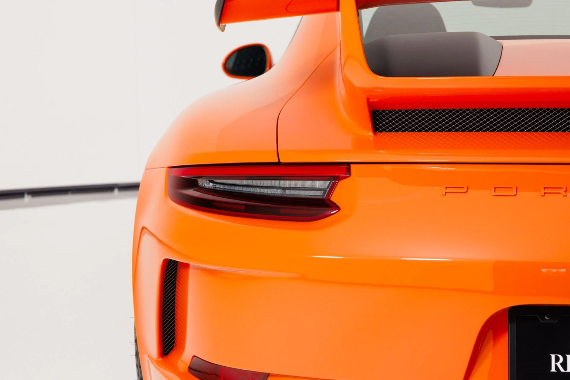 mph071_1136485974_Used_2018_Porsche_911_GT_3_1785880199_1f793146c5