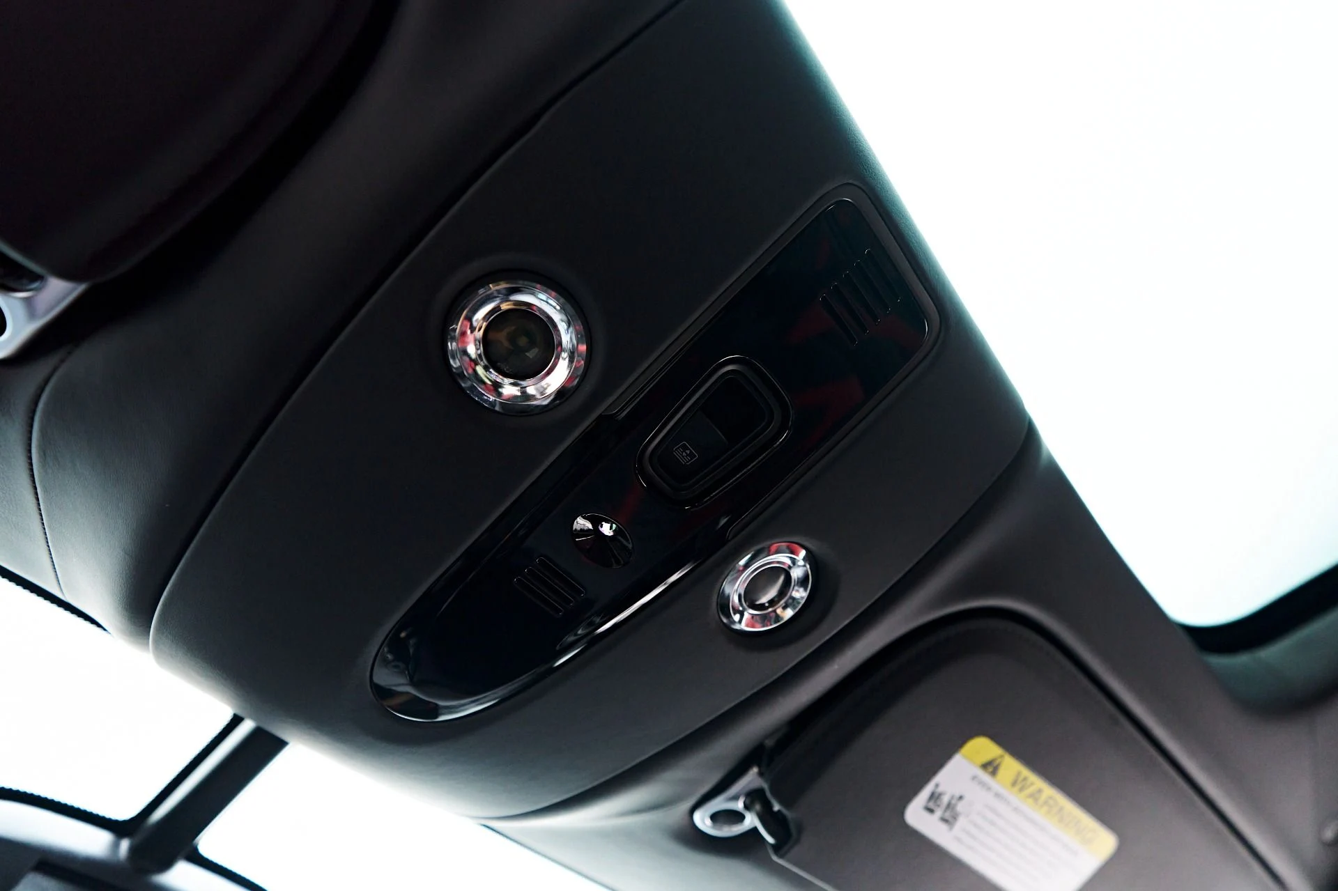 mph071_1232359544_Used_2023_Aston_Martin_DBX_707_1731378416_fbbdd54773