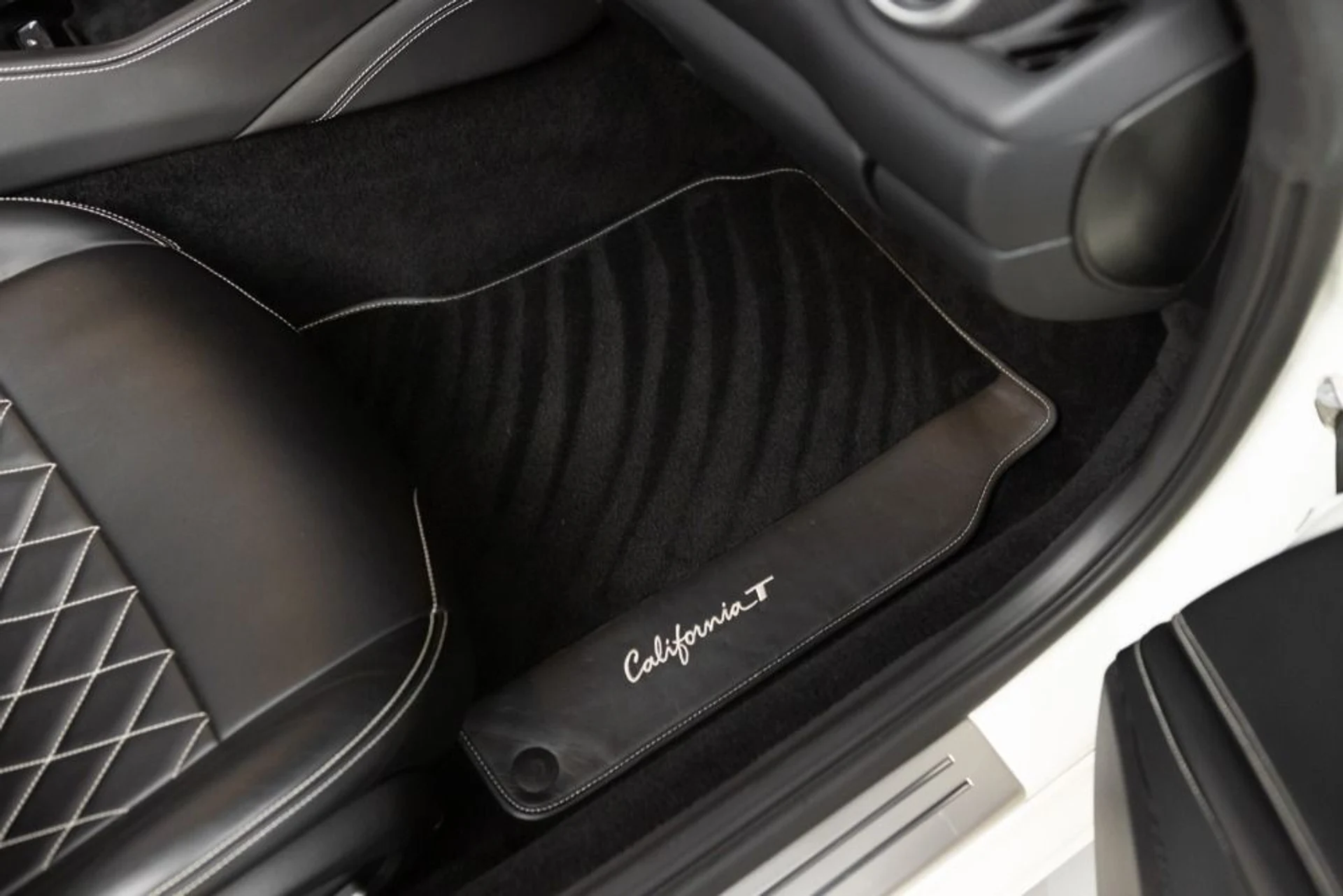 mph071_1300304903_Used_2016_Ferrari_California_T_5aa079eb93