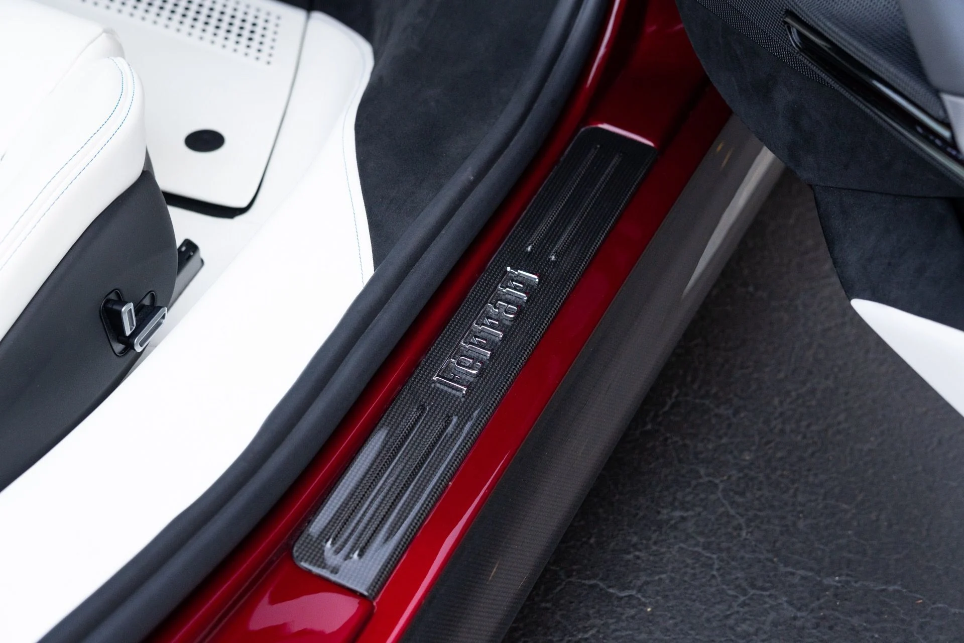 mph071_1329580393_Used_2024_Ferrari_SF_90_Spider_1774456738_efa374e7f5