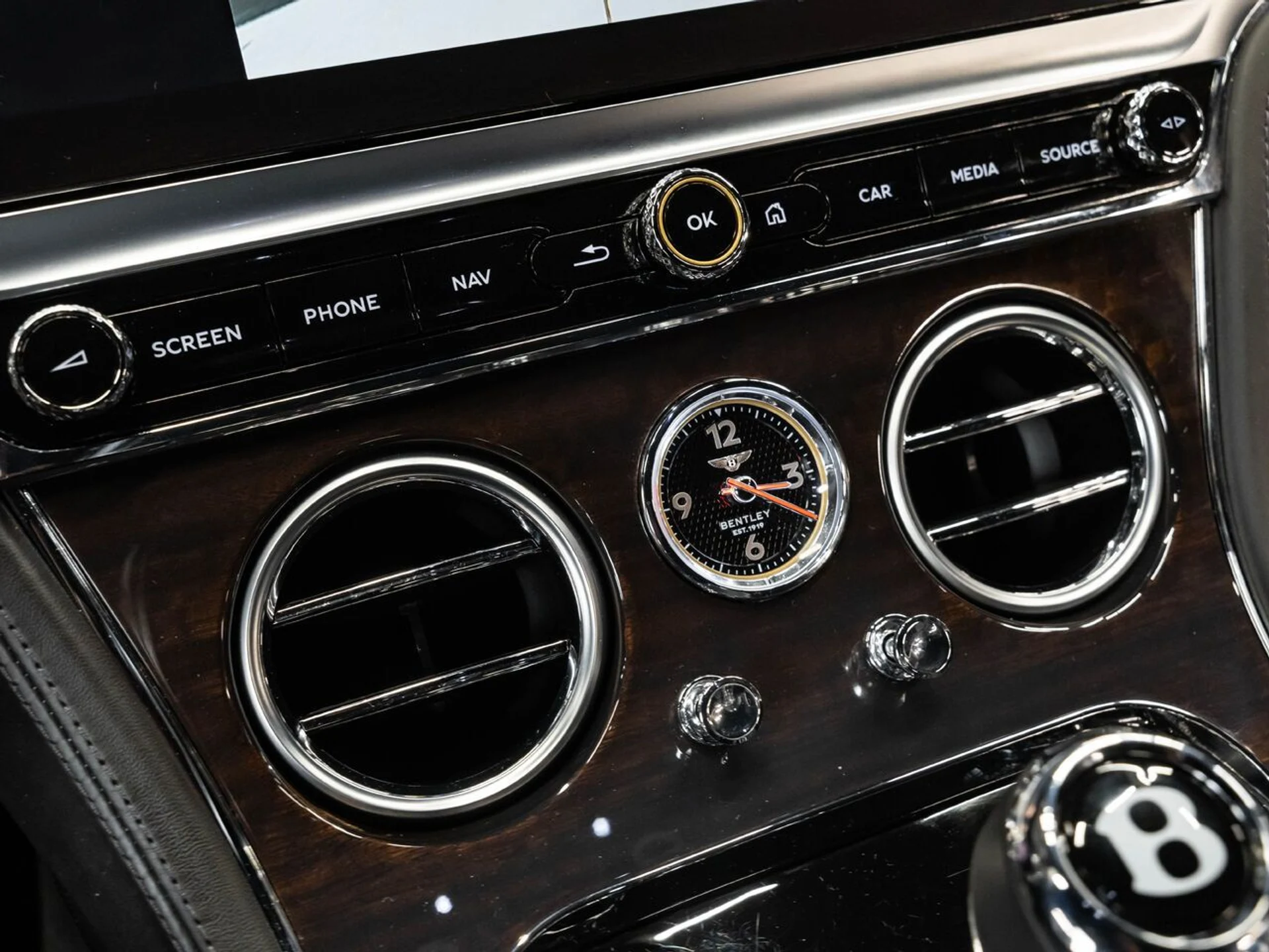 mph071_1408975188_bentley_continental_2022_e4c03cc9c0