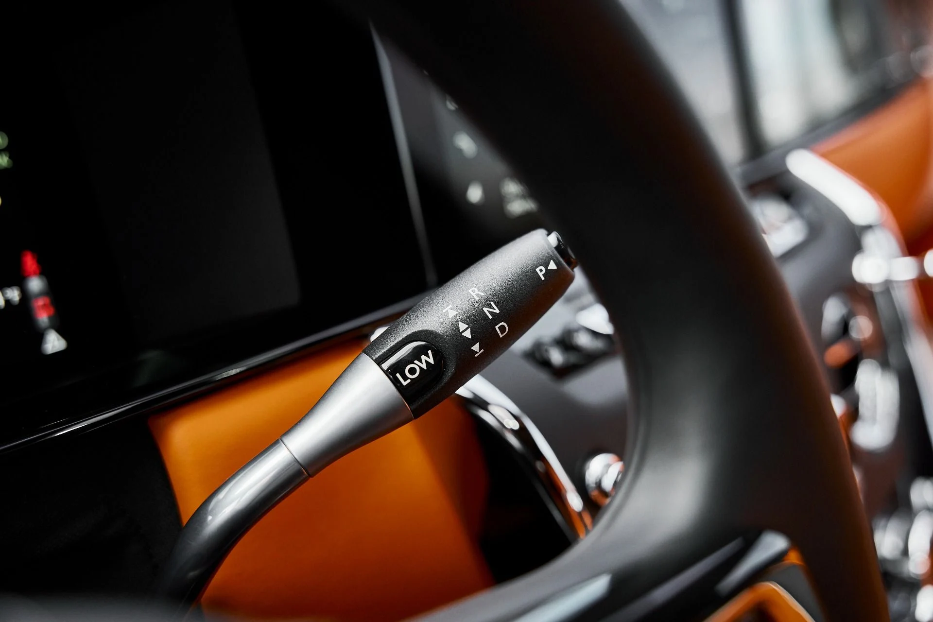 mph071_1432004291_Used_2025_Rolls_Royce_Cullinan_Base_1770950932_d830d9b1b9