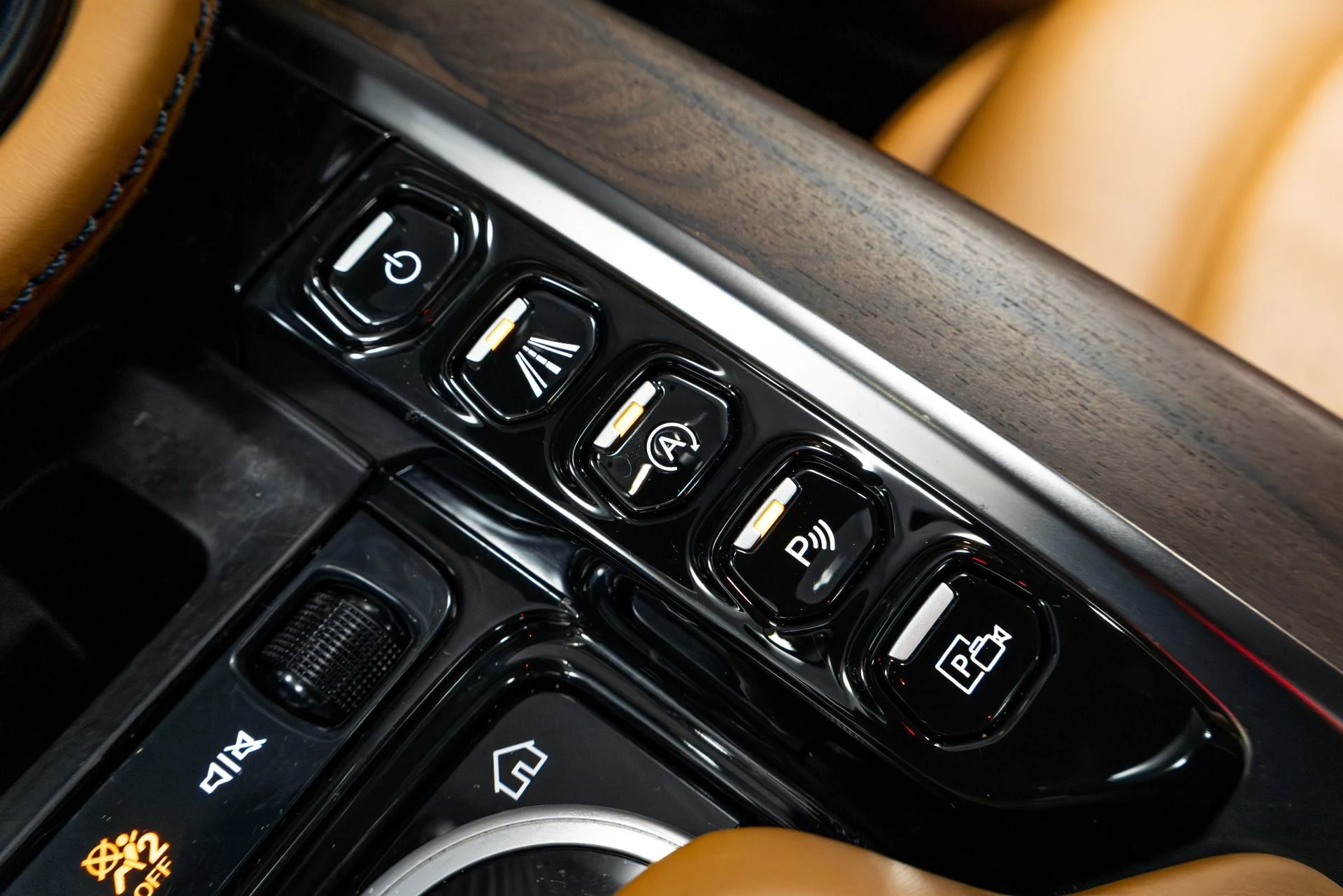 mph071_1432074332_Used_2021_Aston_Martin_DBX_1770088523_519c120131