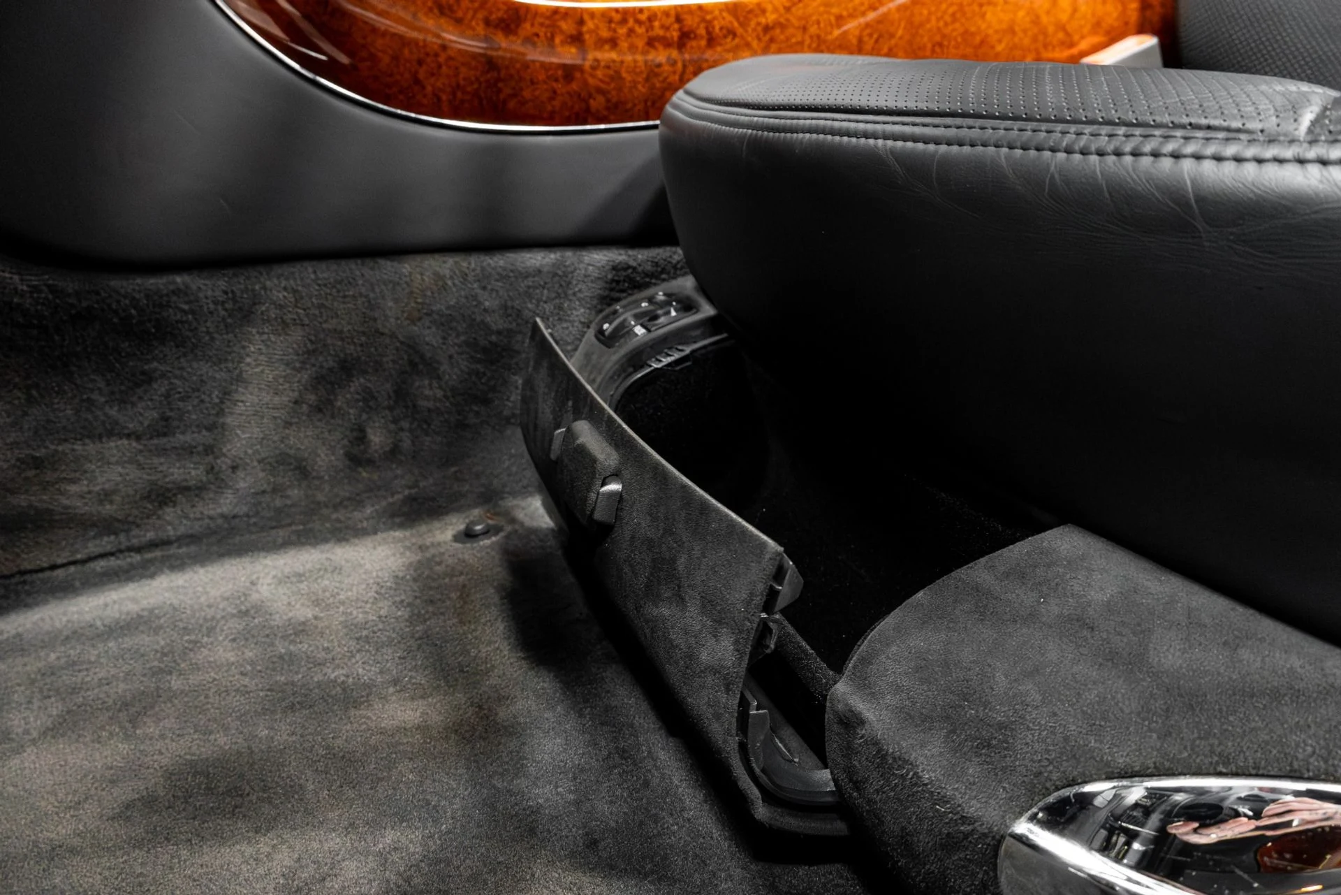 mph071_146509490_Used_2004_Maybach_57_1769486757_8b7842dc97