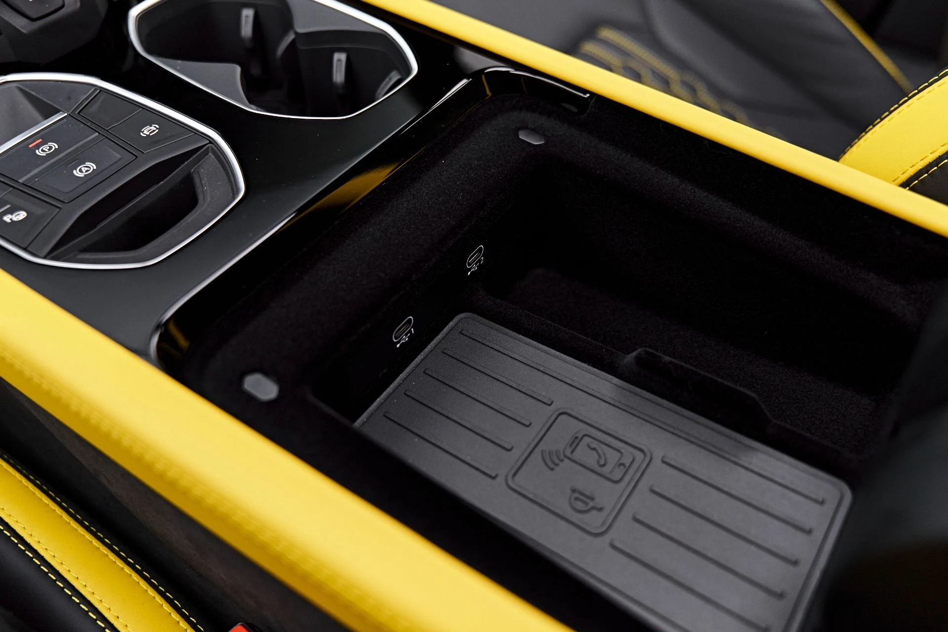 mph071_1483250032_Used_2025_Lamborghini_Urus_SE_1788049969_7589116246