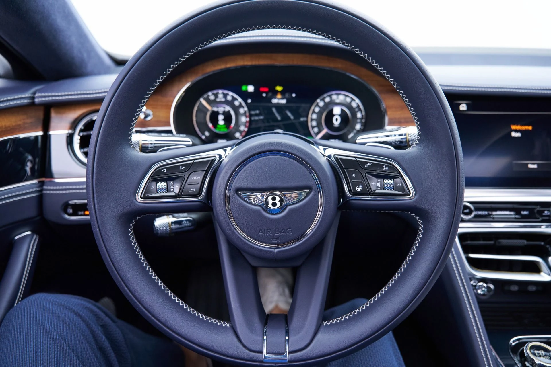mph071_1495113833_Used_2025_Bentley_Flying_Spur_Speed_1792601324_364fdca930
