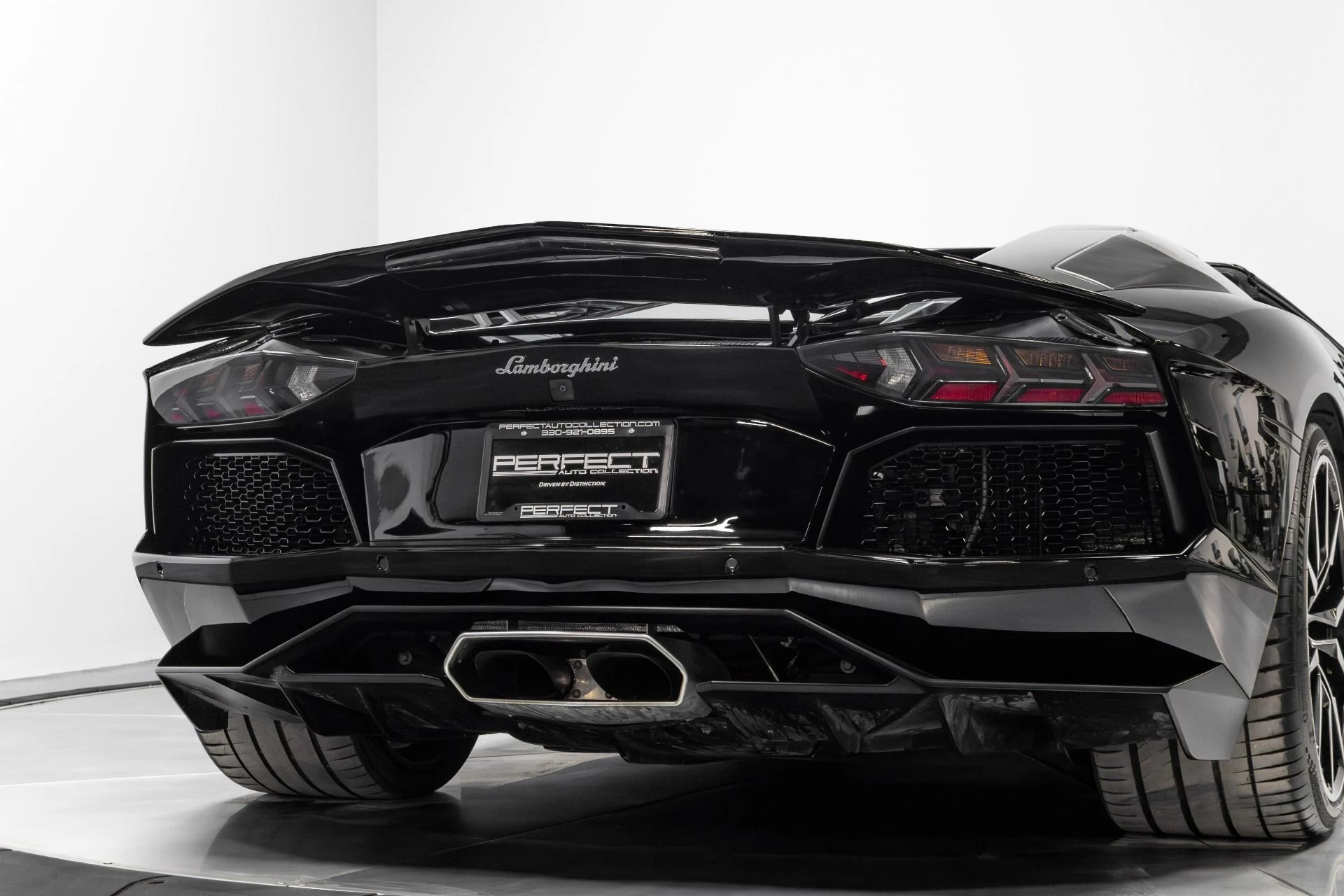 mph071_1554139558_Used_2015_Lamborghini_Aventador_LP_700_4_1770952947_060298c54f