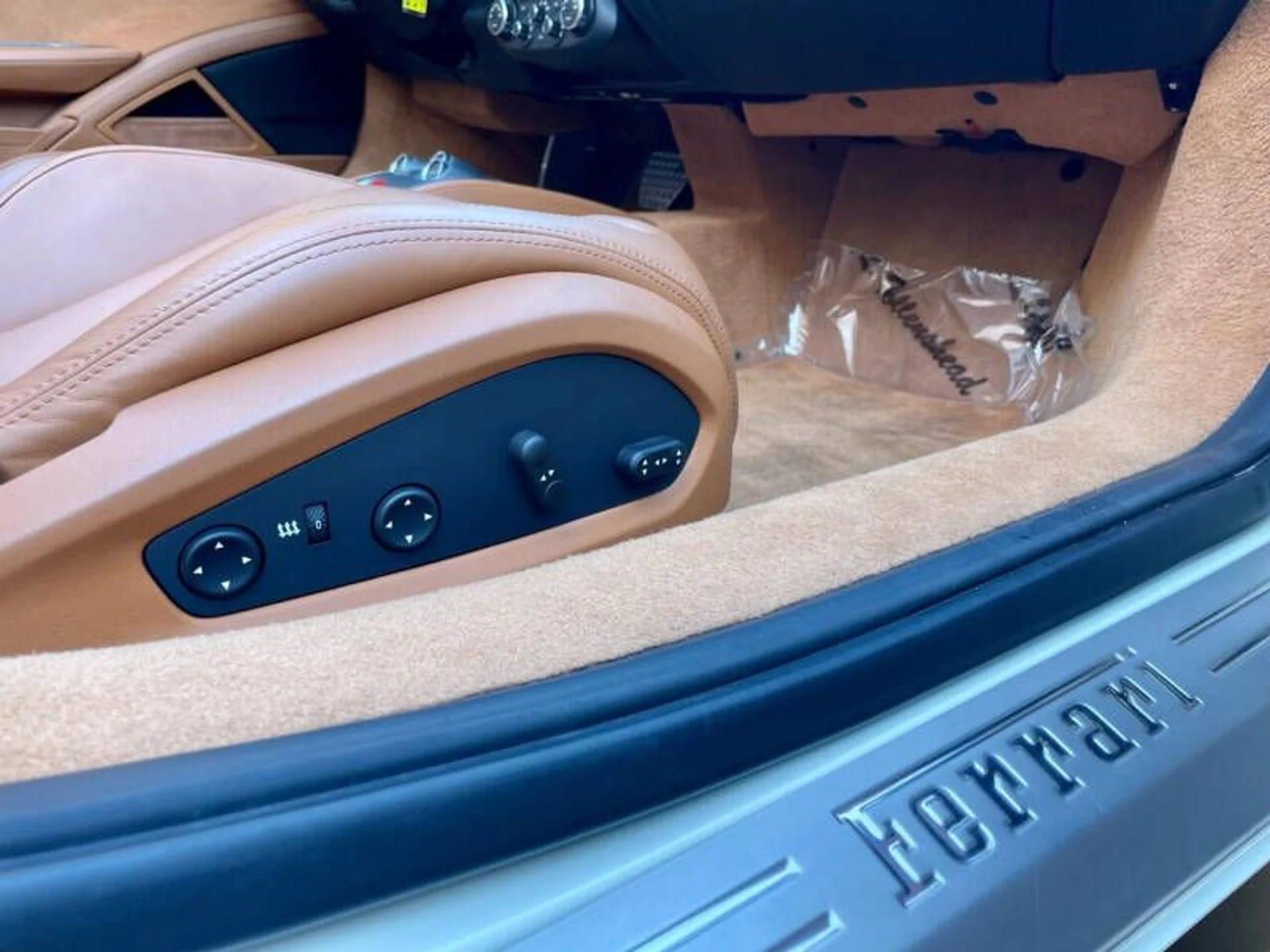 mph071_1568408905_2013_ferrari_458_spider_base_2dr_convertible_9f2fba9115