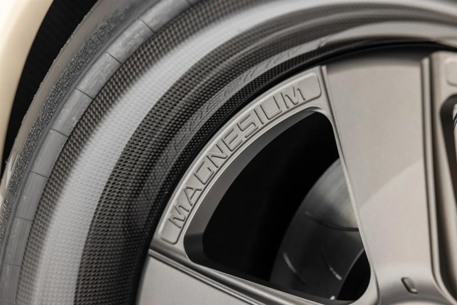 mph071_1646695171_6_E6134_F9_E96_F_4_B37_947_C_DF_7_BB_3617_EB_6_33e3d84a80