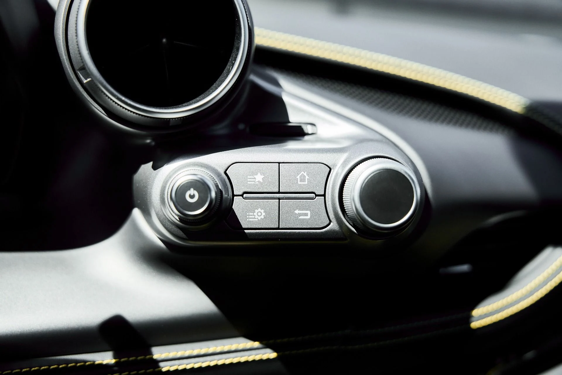 mph071_1701979442_Used_2021_Ferrari_F8_Tributo_Base_1774743132_5b6f143e57