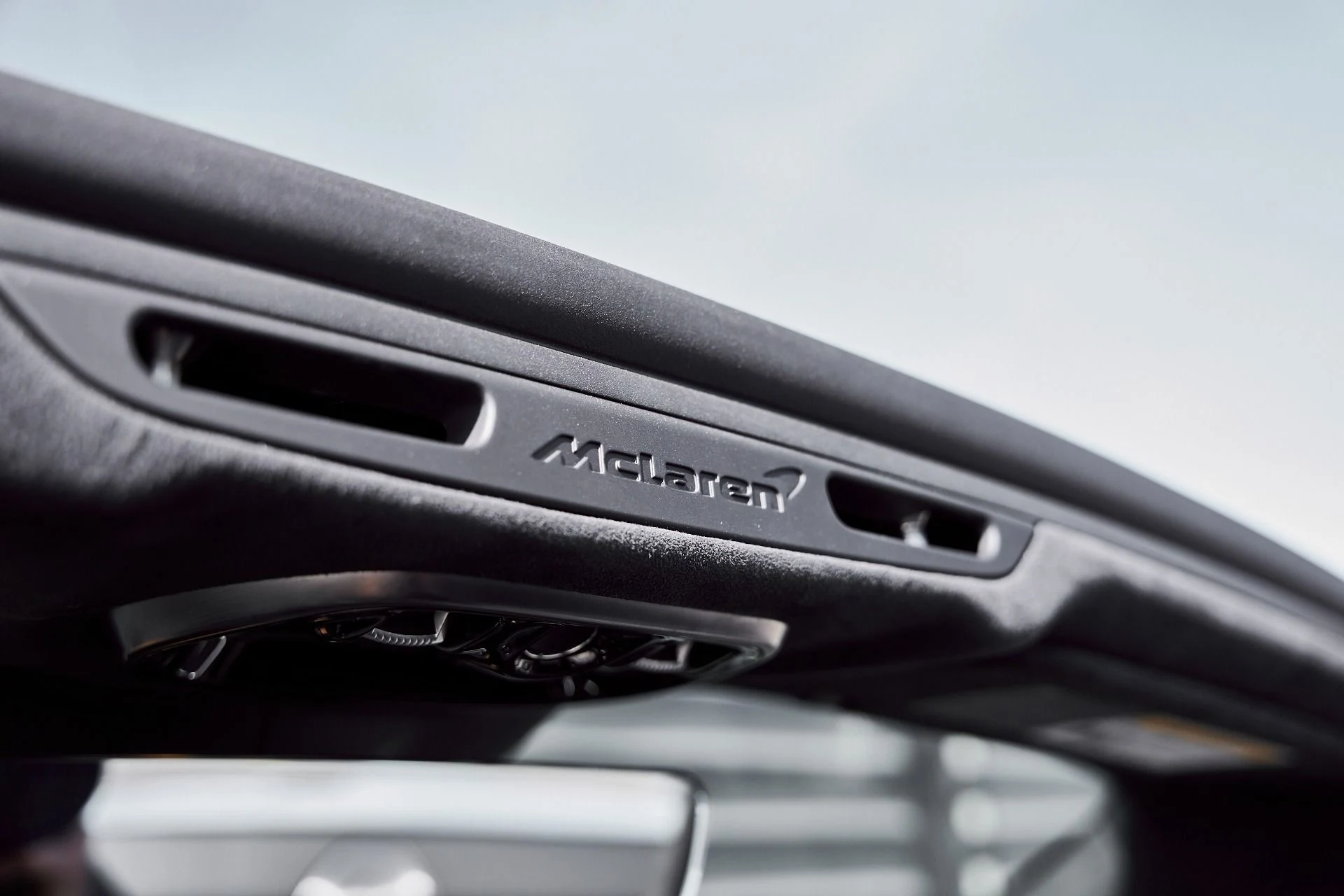 mph071_1707189795_Used_2025_Mc_Laren_Artura_Performance_1772246970_8d18f9e8de