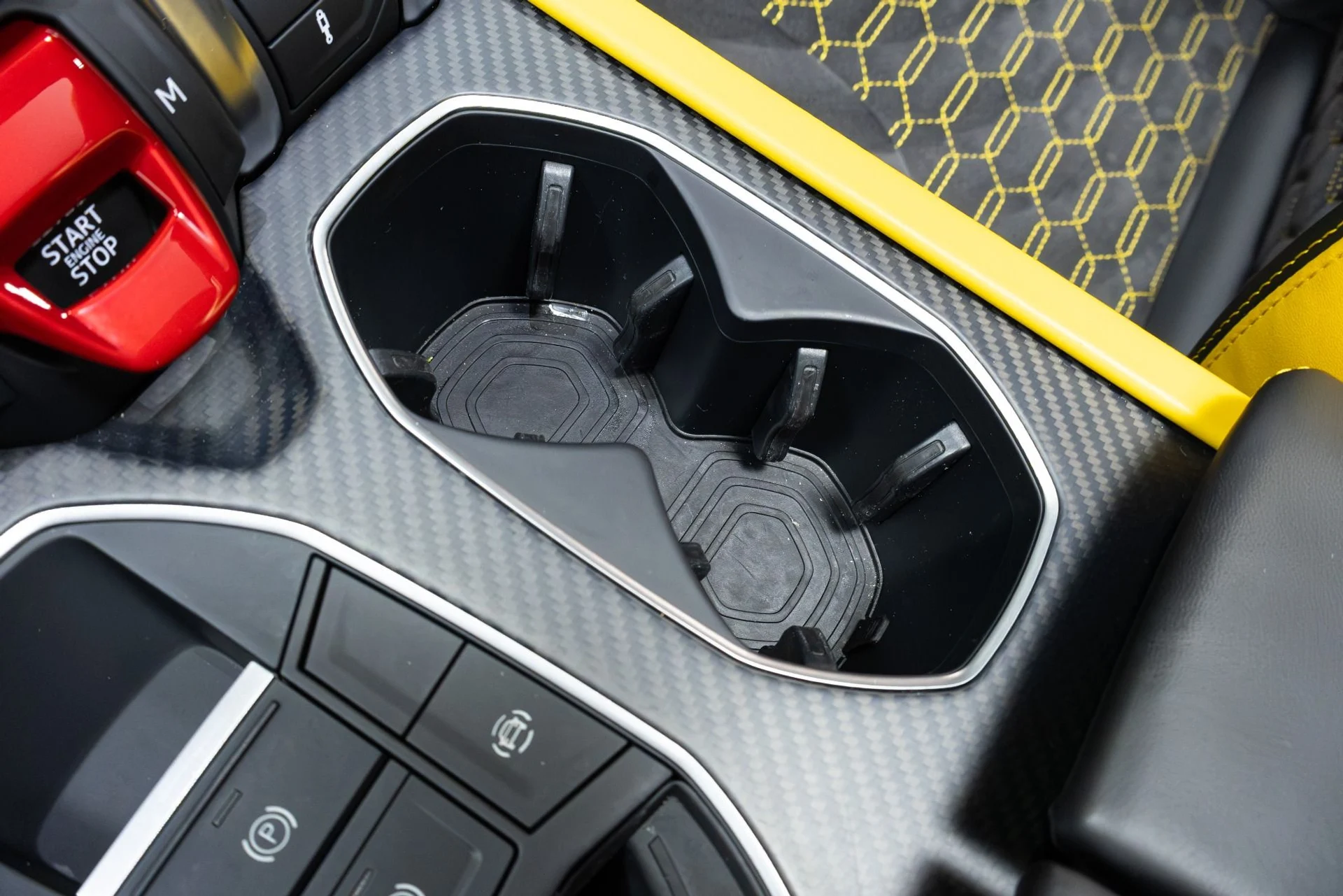 mph071_1724556592_Used_2022_Lamborghini_Urus_Graphite_Capsule_1775757245_e81b0ee06c