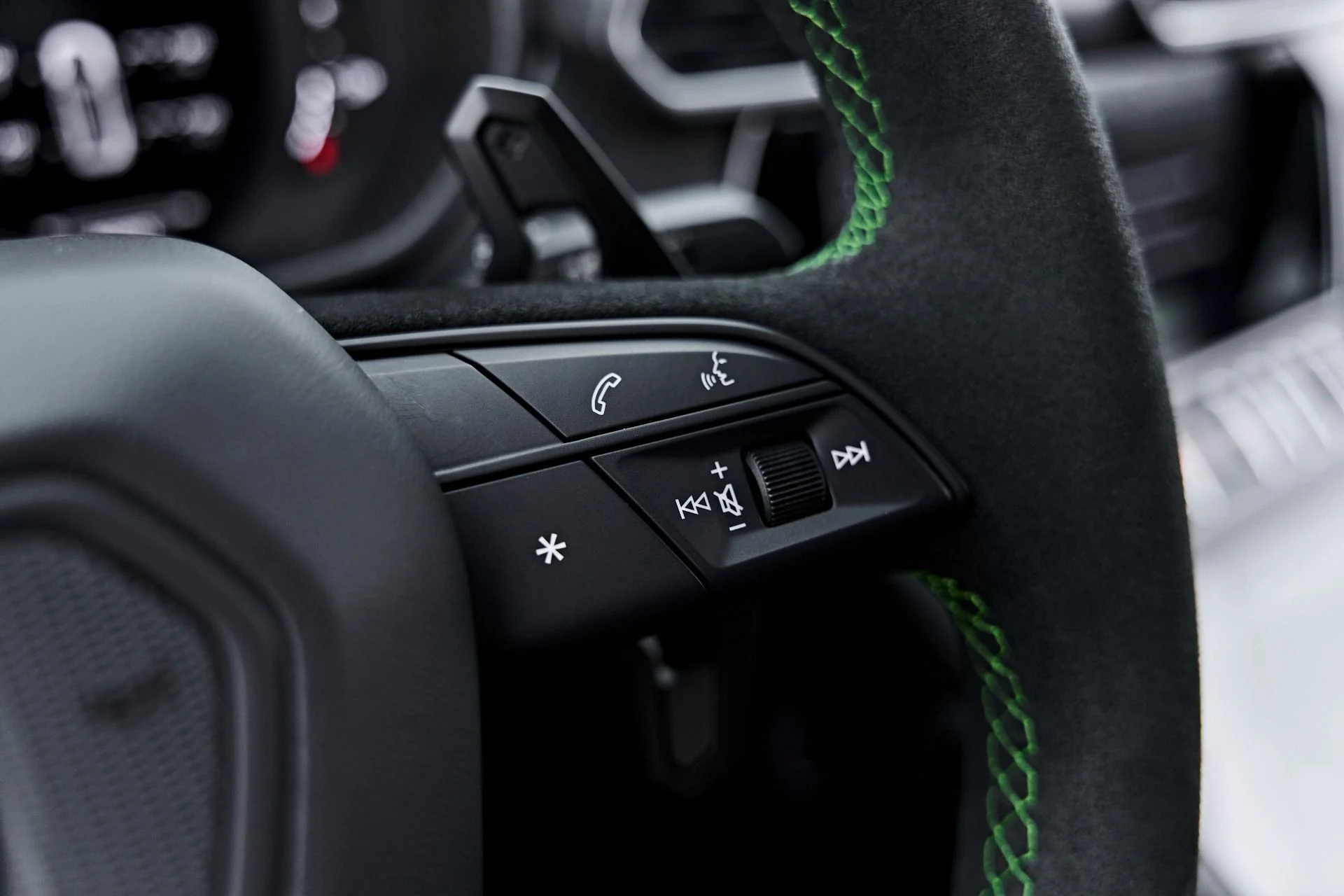 mph071_1785751613_Used_2023_Lamborghini_Urus_Performante_1790376370_68908704e2