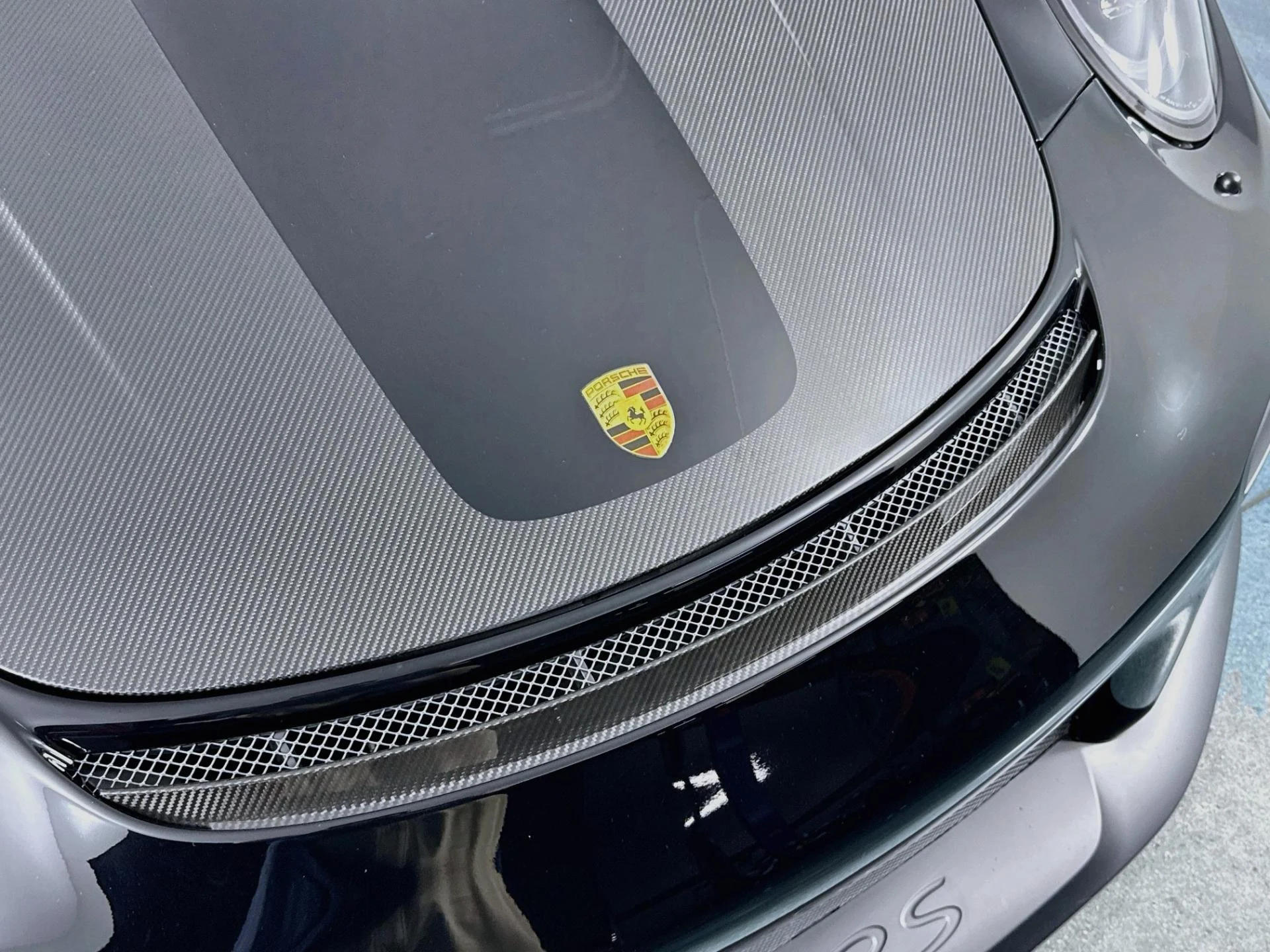 mph071_1807457322_Used_2018_Porsche_911_GT_2_RS_1785886199_eb46b8978b