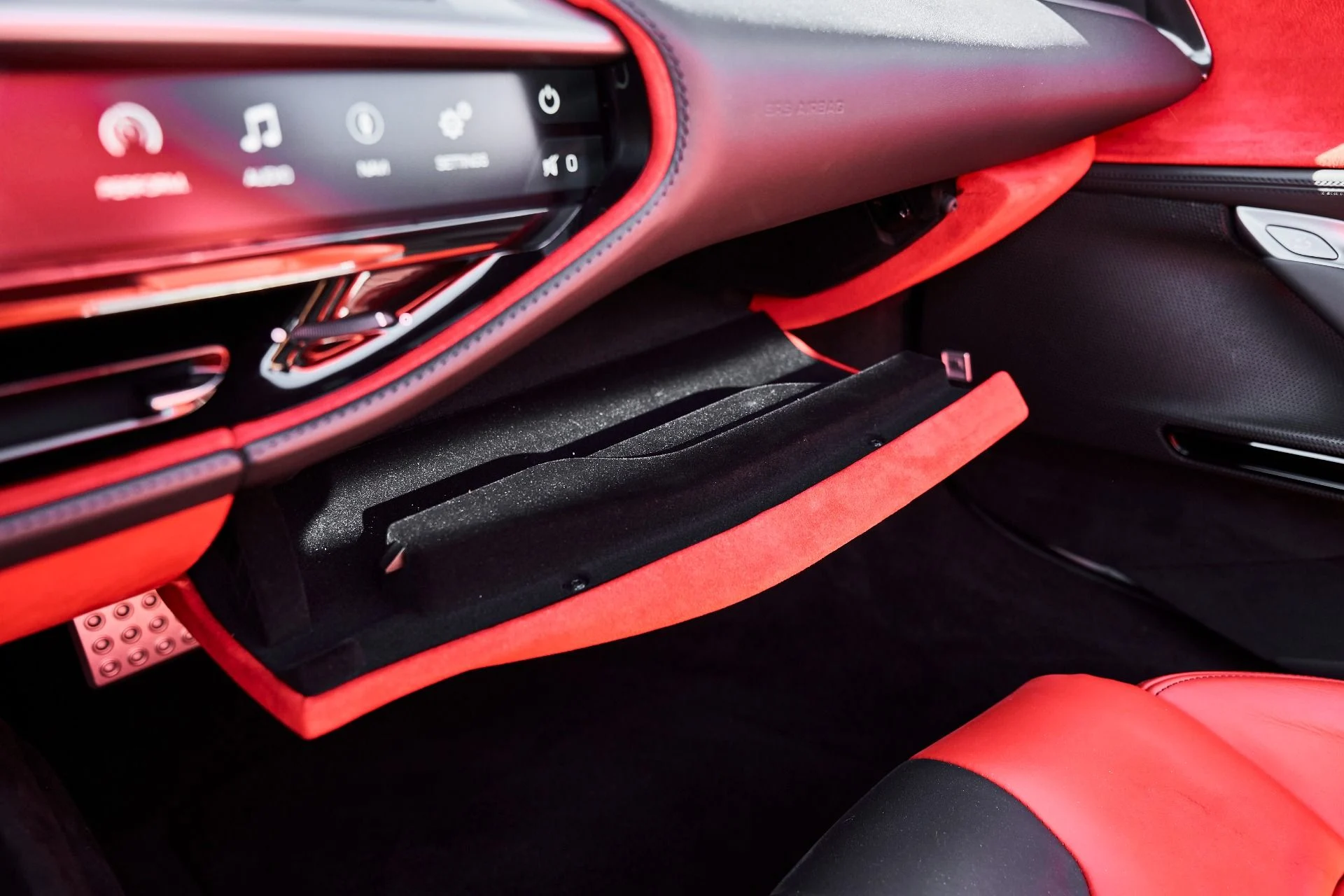 mph071_1821265526_Used_2024_Ferrari_SF_90_Spider_Base_1776734416_e6462d542c