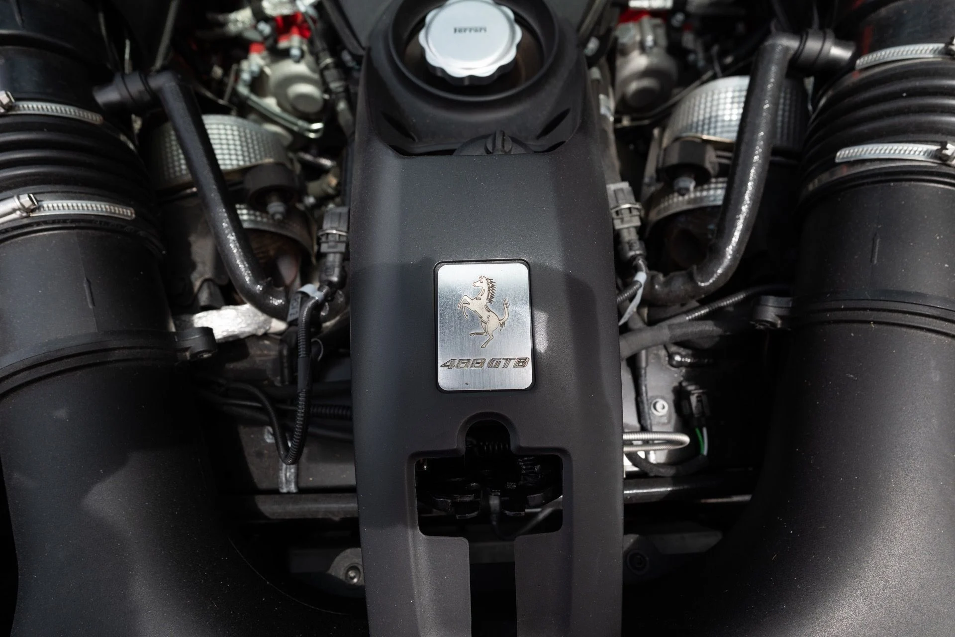 mph071_1848468988_Used_2016_Ferrari_488_GTB_1777085650_72351195cc