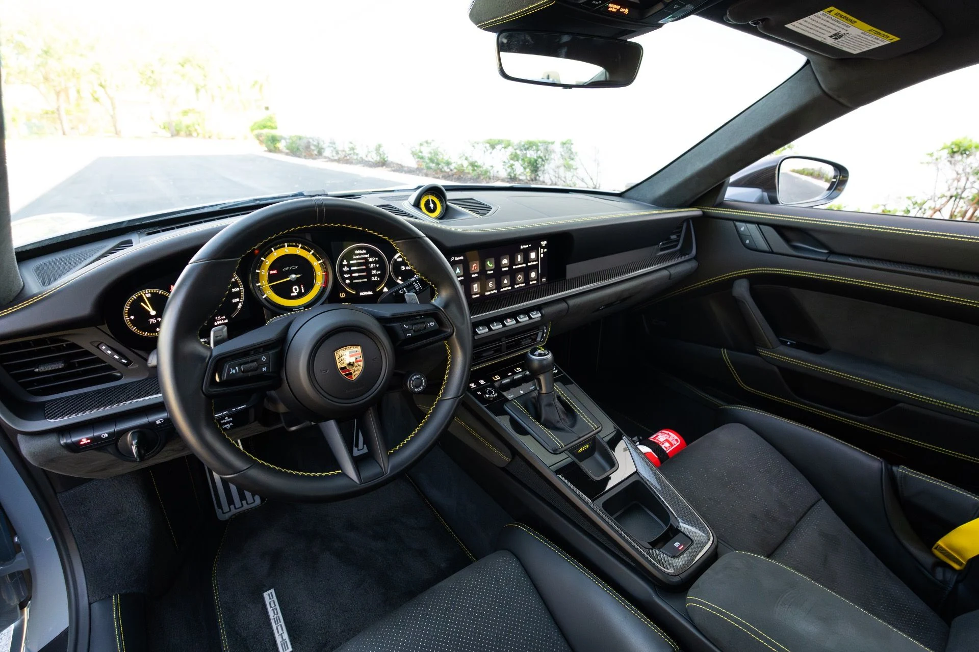 mph071_1857645898_Used_2023_Porsche_911_GT_3_1777402484_5ae1ca852e