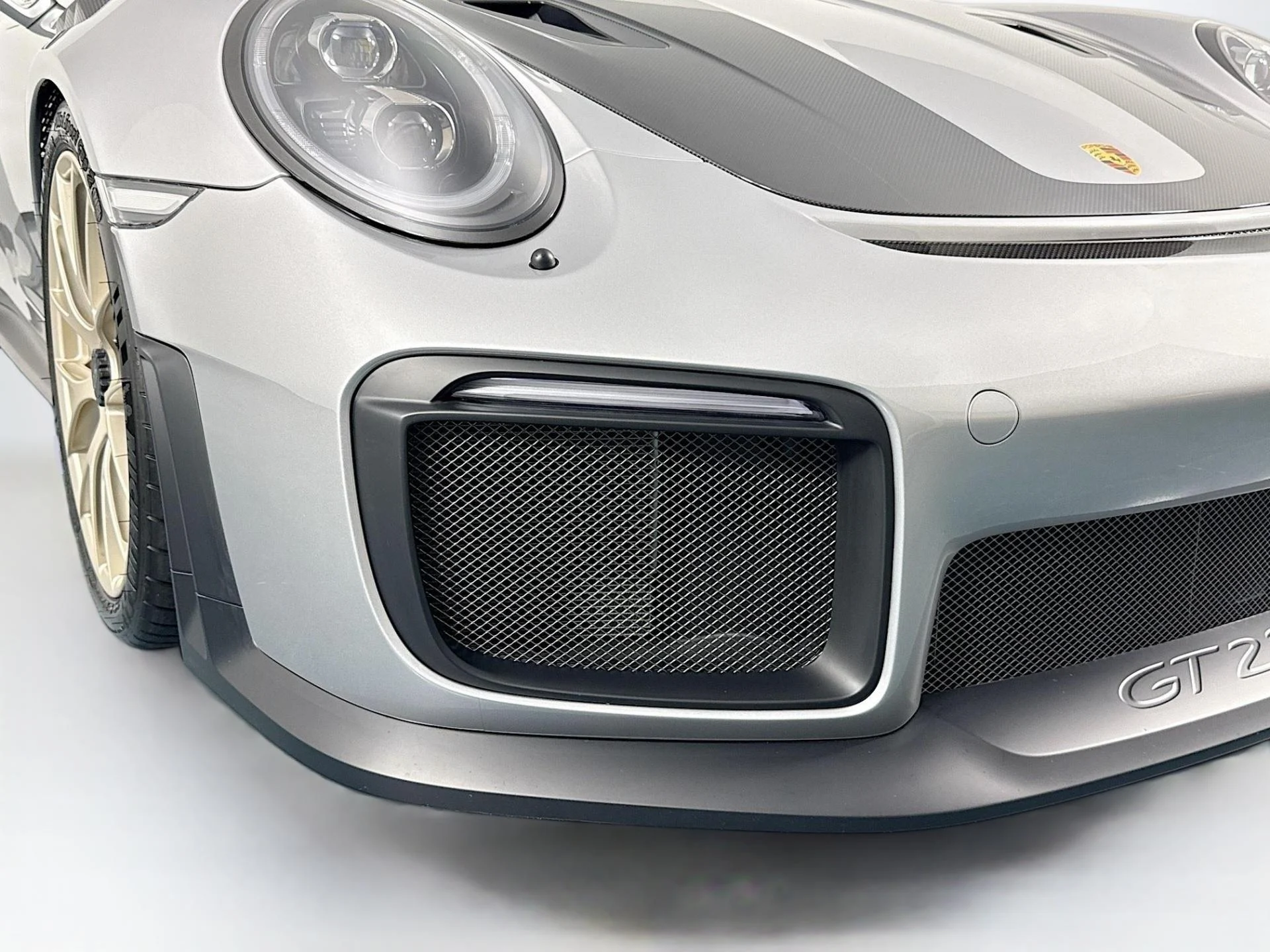 mph071_1925017578_Used_2018_Porsche_911_GT_2_RS_1787074167_0b4c210617