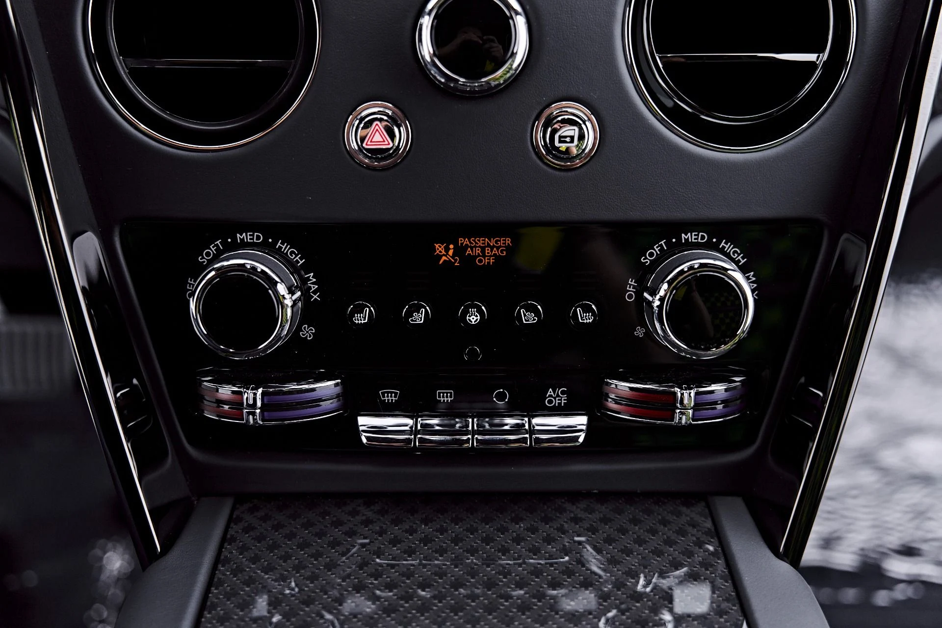 mph071_2007786440_Used_2025_Rolls_Royce_Cullinan_Black_Badge_1783817531_0a33597443
