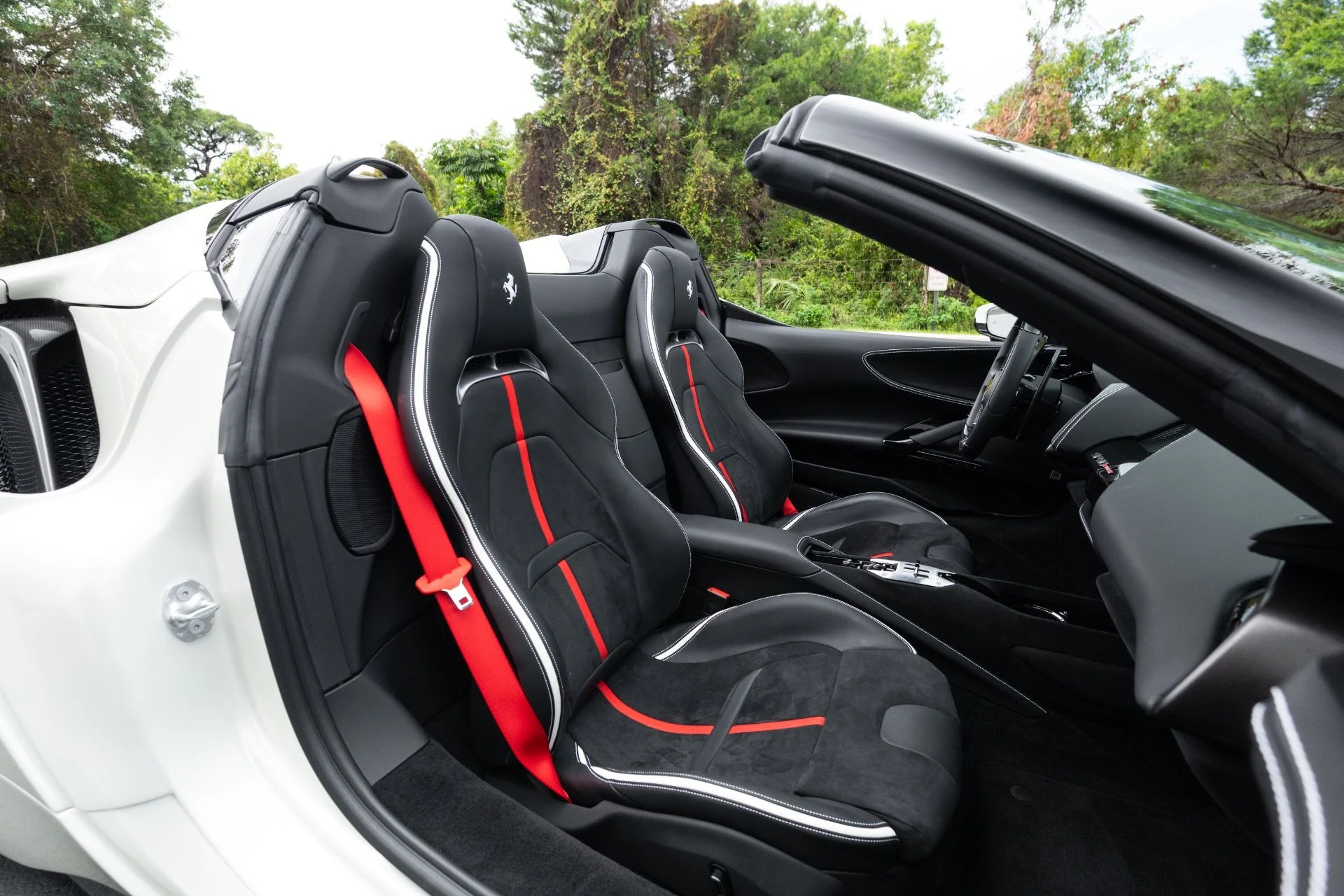 mph071_2055251642_Used_2024_Ferrari_SF_90_Spider_1775624639_fbdfb048f7