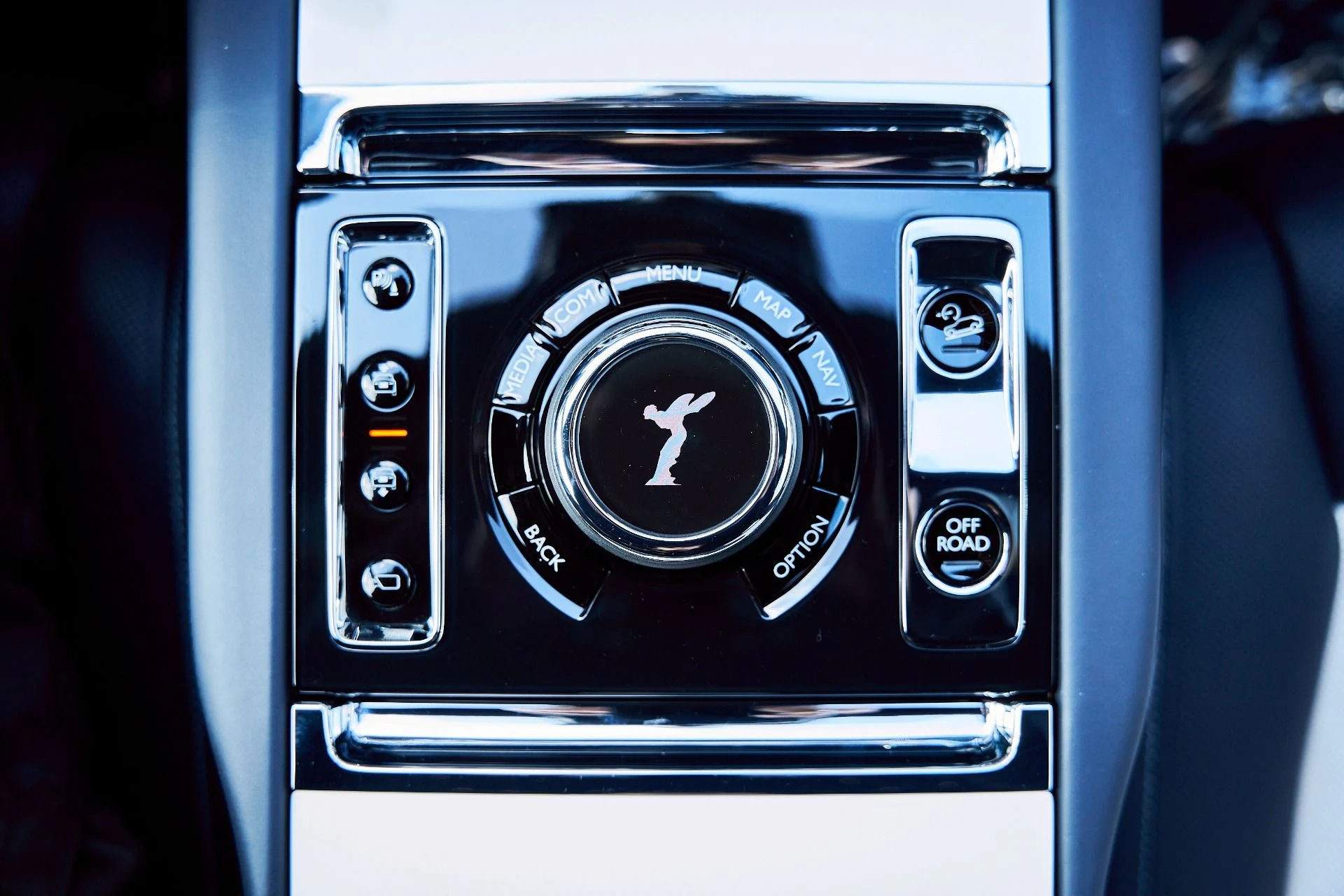 mph071_2067582138_Used_2022_Rolls_Royce_Cullinan_Base_1767400165_bfebbe0693