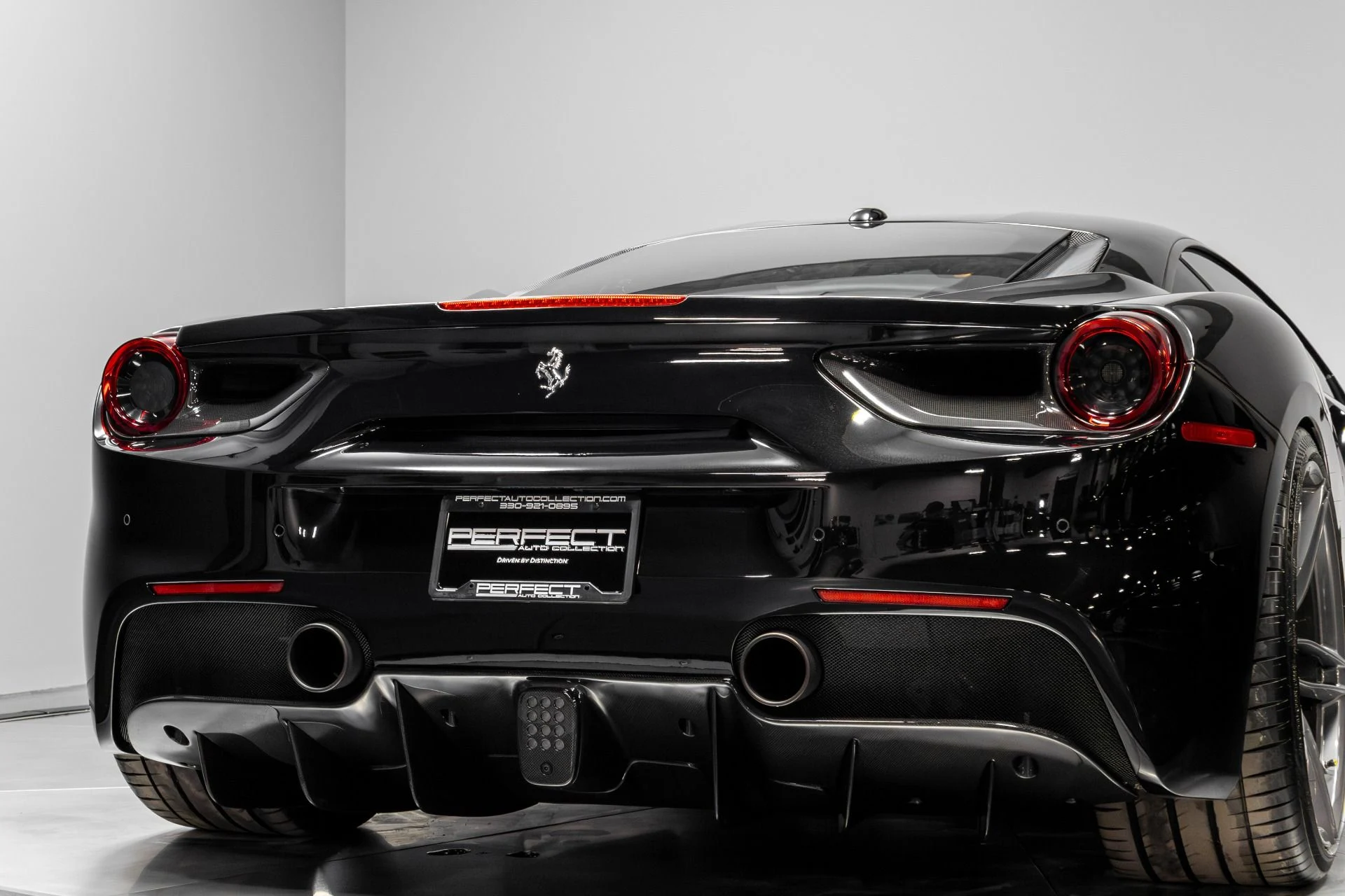 mph071_2085105350_Used_2018_Ferrari_488_GTB_Base_1771040686_90cfcd0971