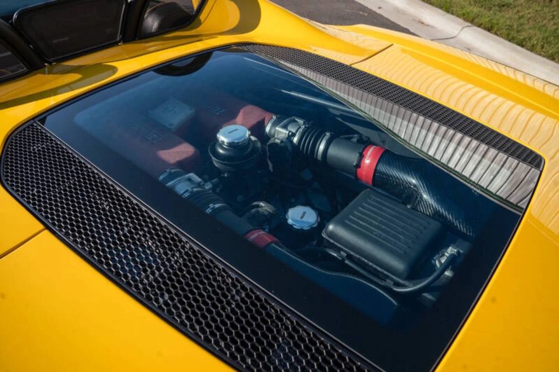 mph071_2147312790_2002_ferrari_360_spider_base_2dr_convertible_9b2c0b5754