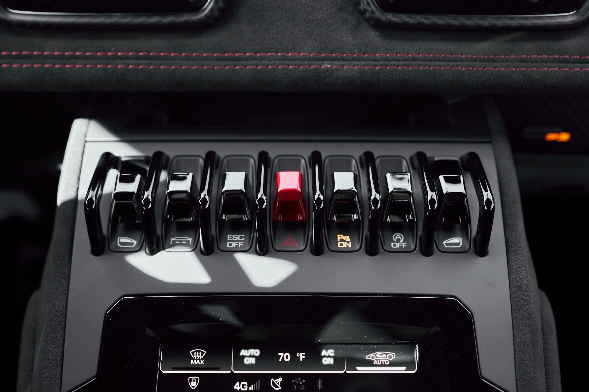 mph071_2215403824_Used_2023_Lamborghini_Huracan_Base_1764123680_c77f60e52c