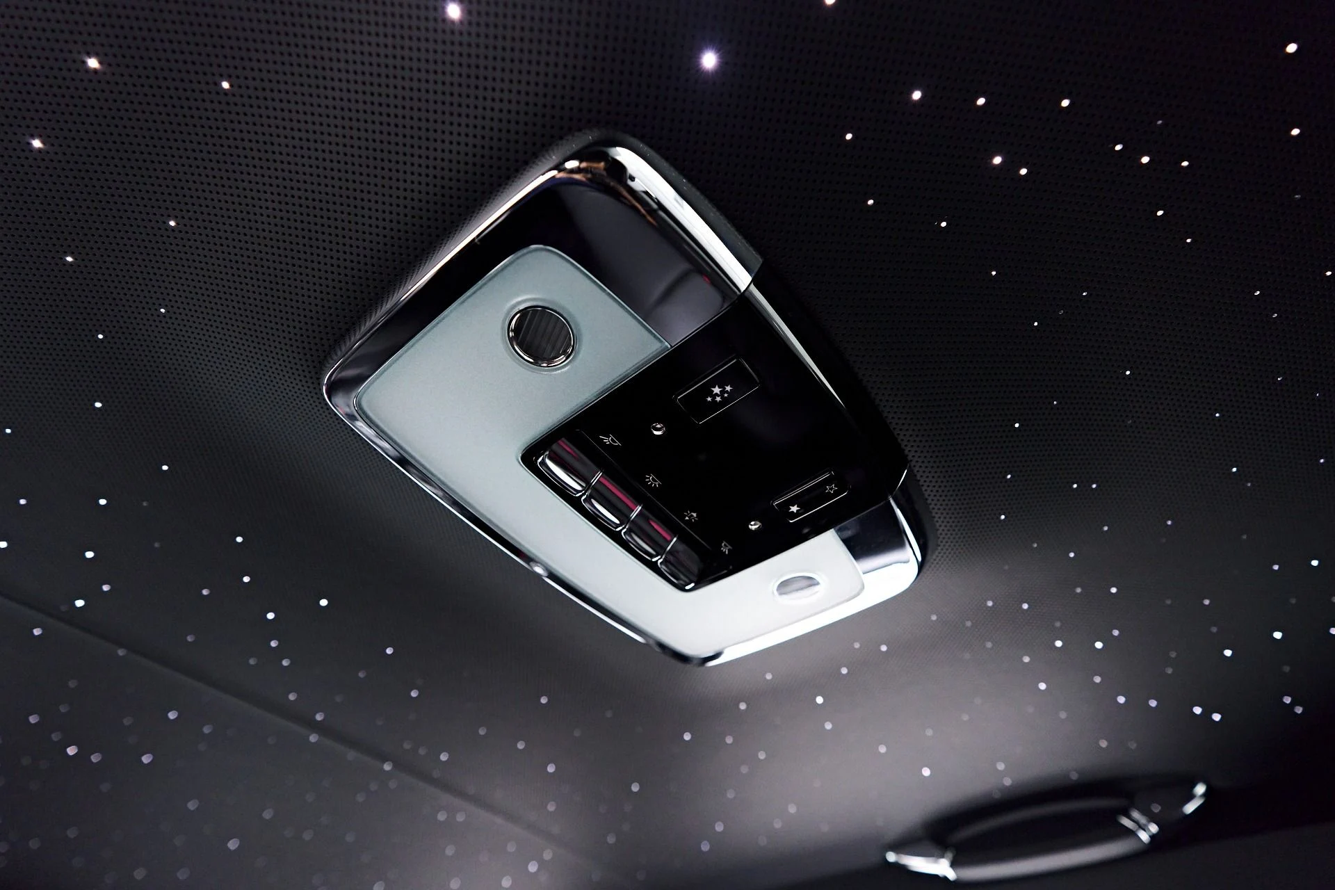 mph071_2217473266_Used_2024_Rolls_Royce_Ghost_Base_1750545566_f3ba281547