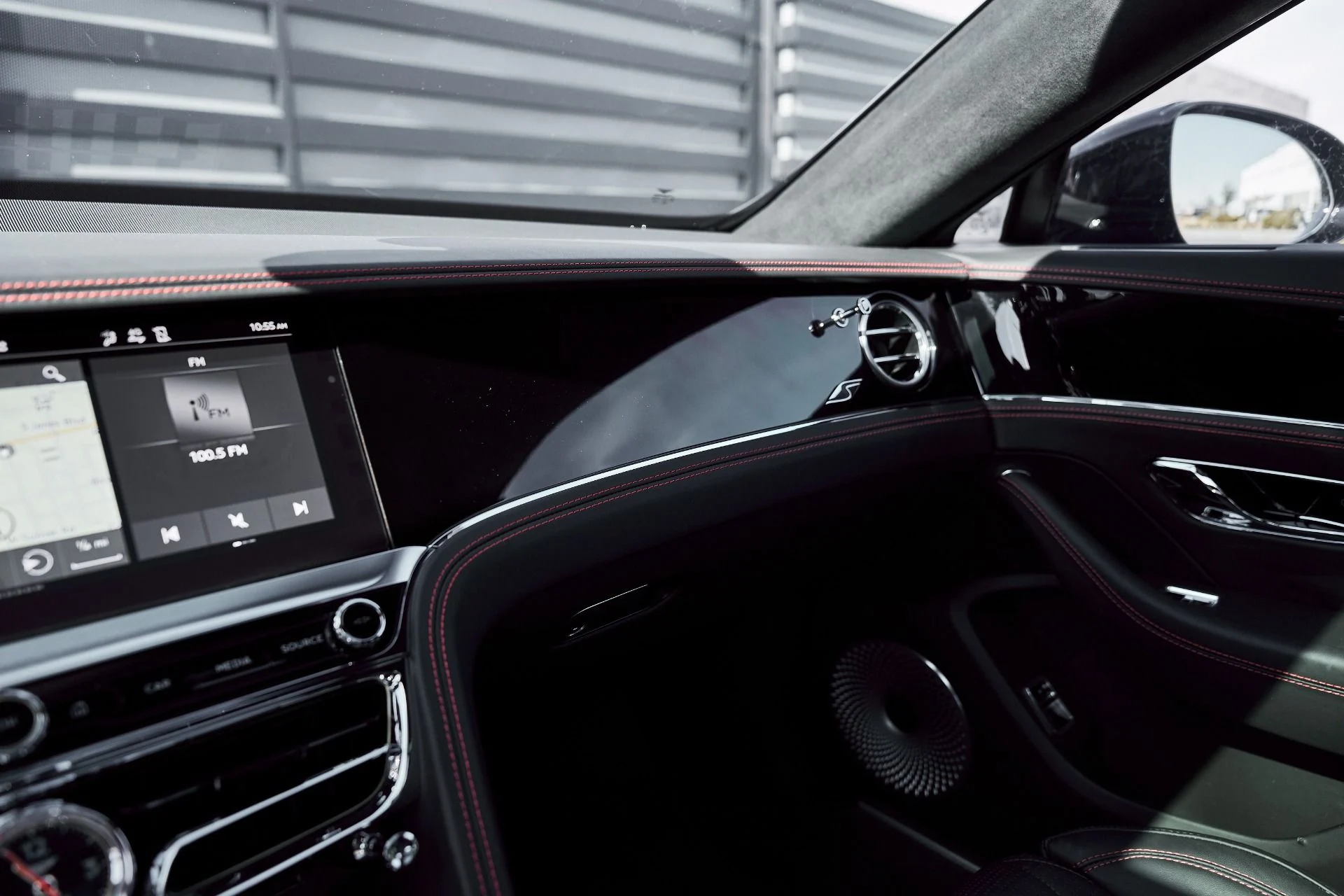 mph071_2279650620_Used_2023_Bentley_Flying_Spur_S_1770950712_6ac4adb852