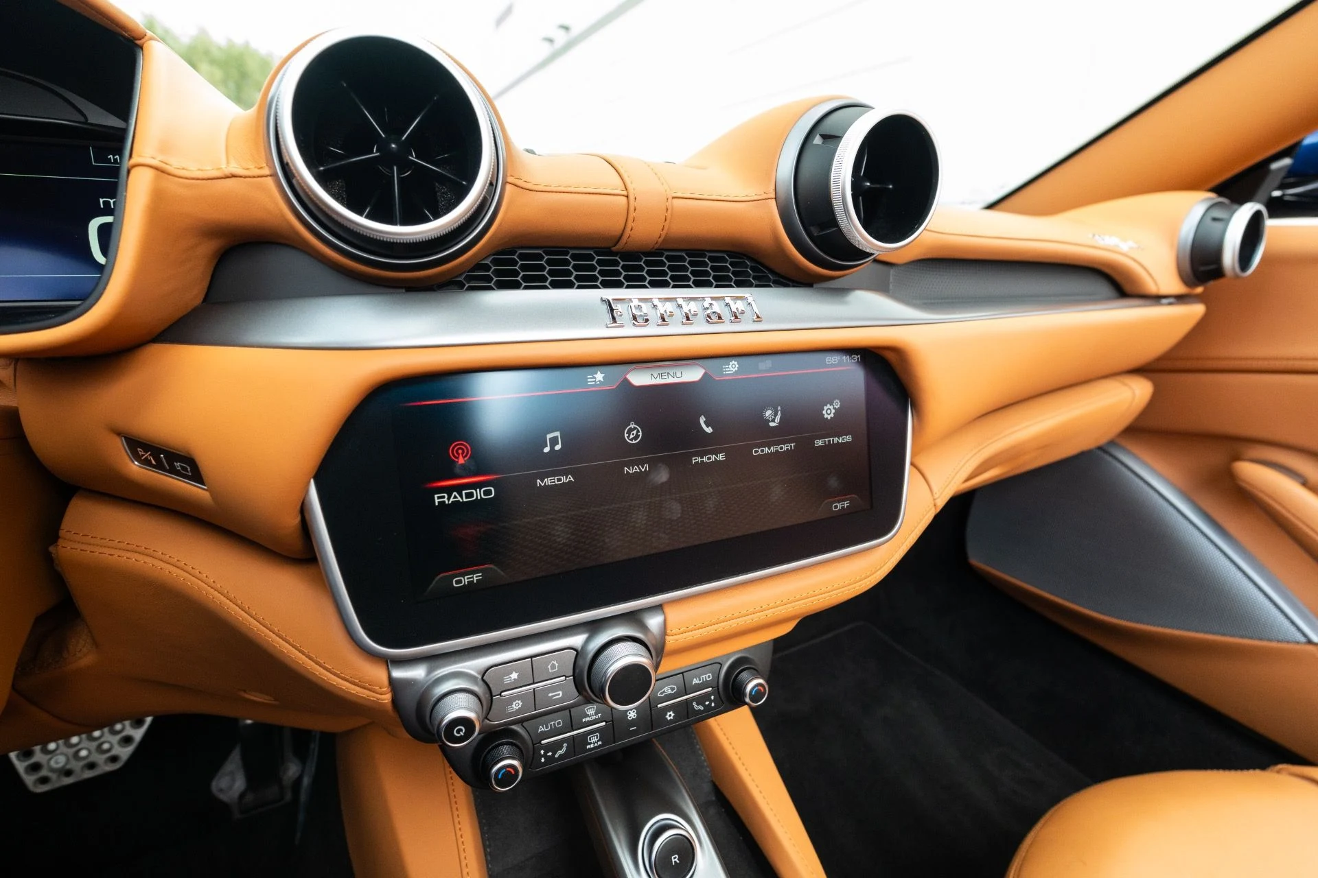 mph071_2307683152_Used_2022_Ferrari_Portofino_M_1770268435_ea686f0393