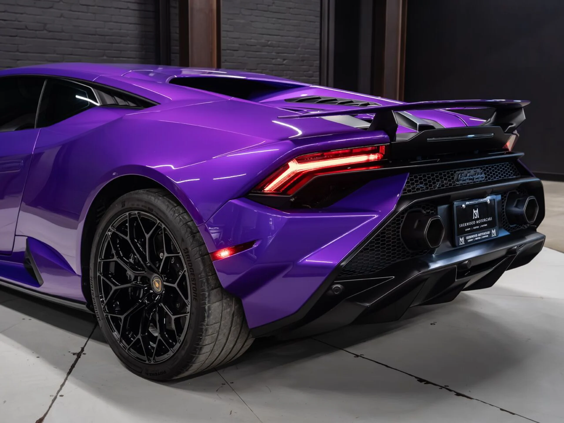 mph071_2318073797_lamborghini_huracan_tecnica_2023_5fa014669b