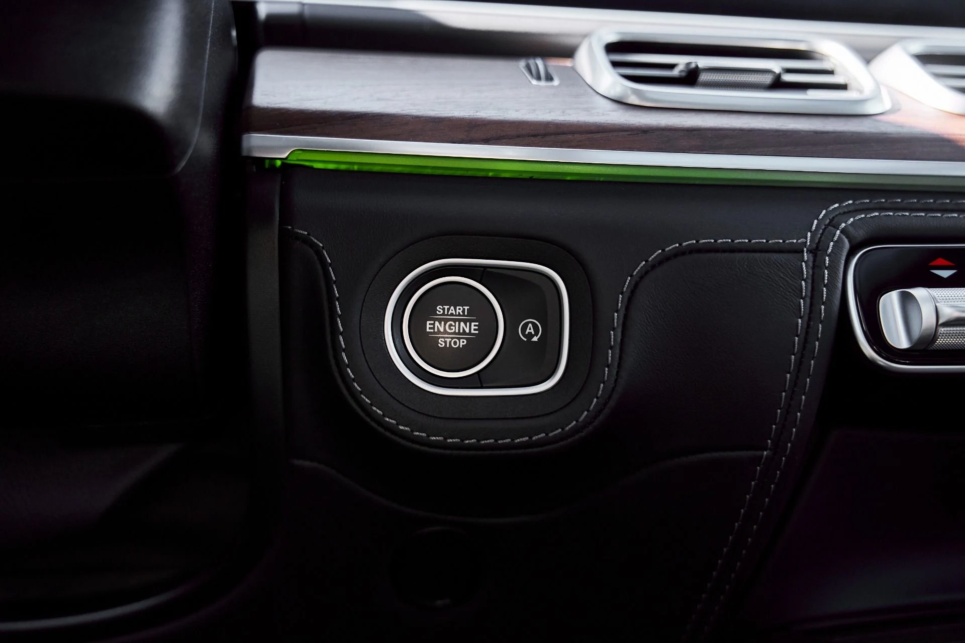 mph071_2332685813_Used_2025_Mercedes_Benz_GLS_Maybach_GLS_600_1771467934_f090a6a7ef