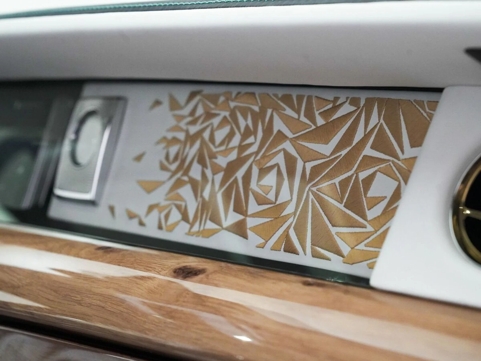 mph071_2350014655_49pj3cwnvem2xxluc8r2ajjtr98t_1fc8ab9f58