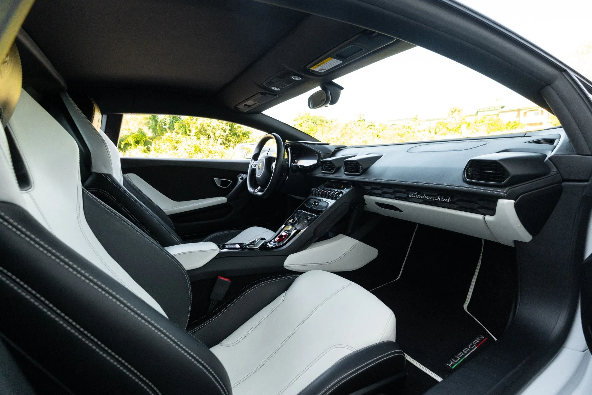 mph071_2355454883_Used_2016_Lamborghini_Huracan_LP_610_4_1771995727_12b1433675