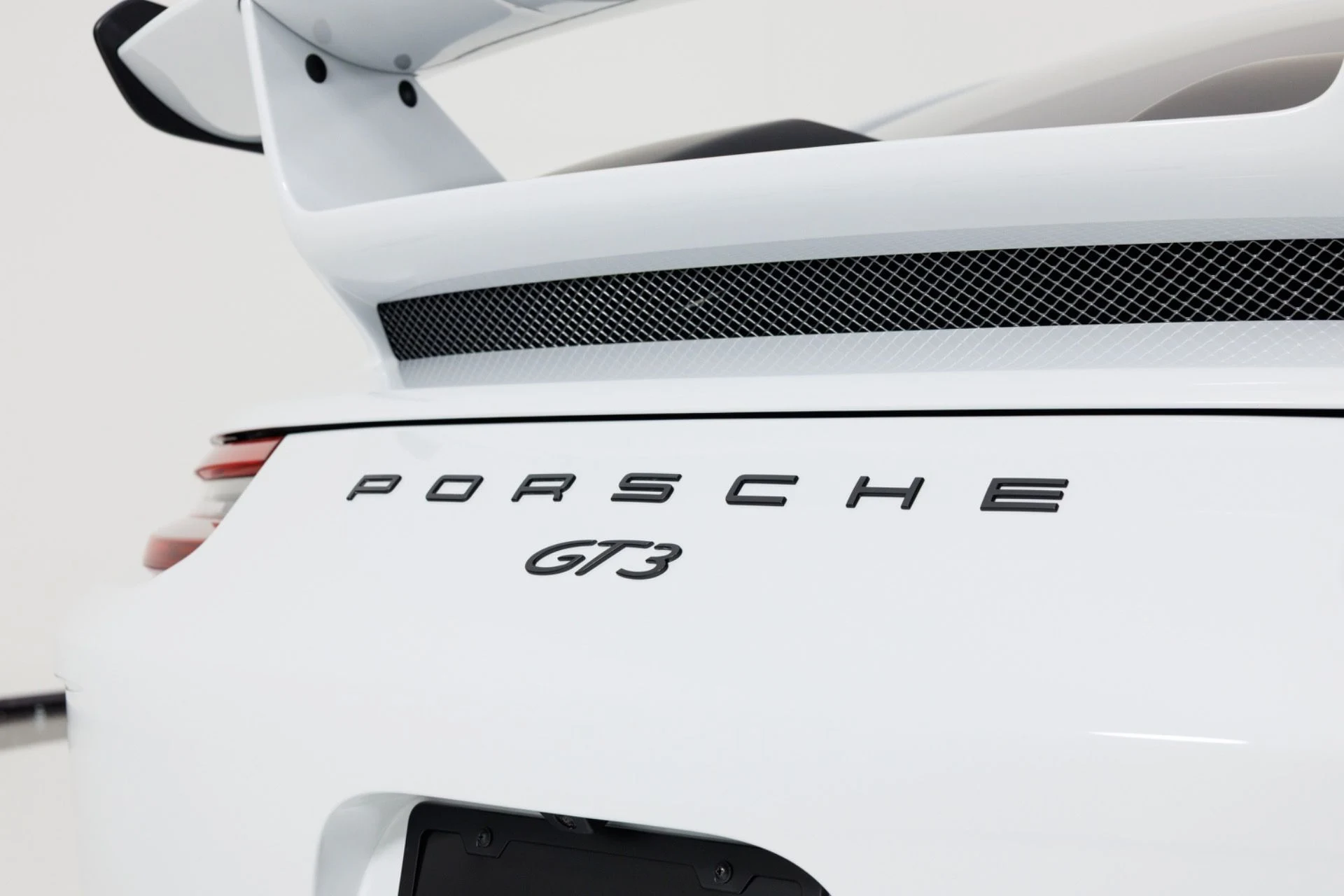 mph071_2374912632_Used_2018_Porsche_911_GT_3_1782317514_5dd66be023