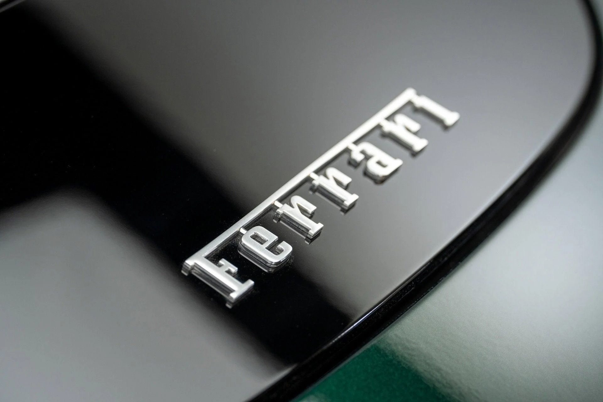 mph071_2397040424_Used_2022_Ferrari_Roma_1777382909_909fe10997