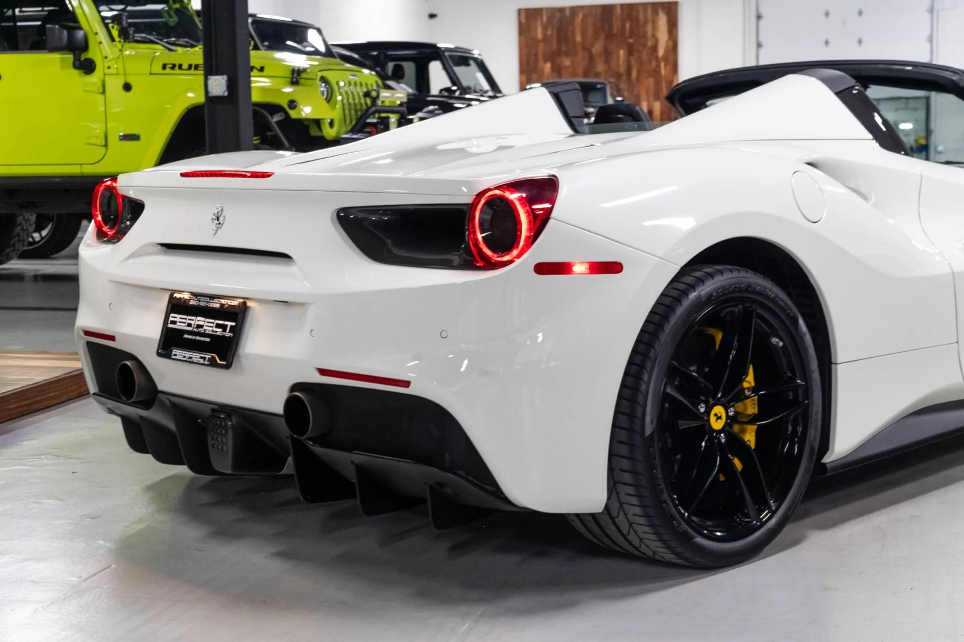 mph071_2402971667_Used_2016_Ferrari_488_Spider_1784843221_64e235cec2