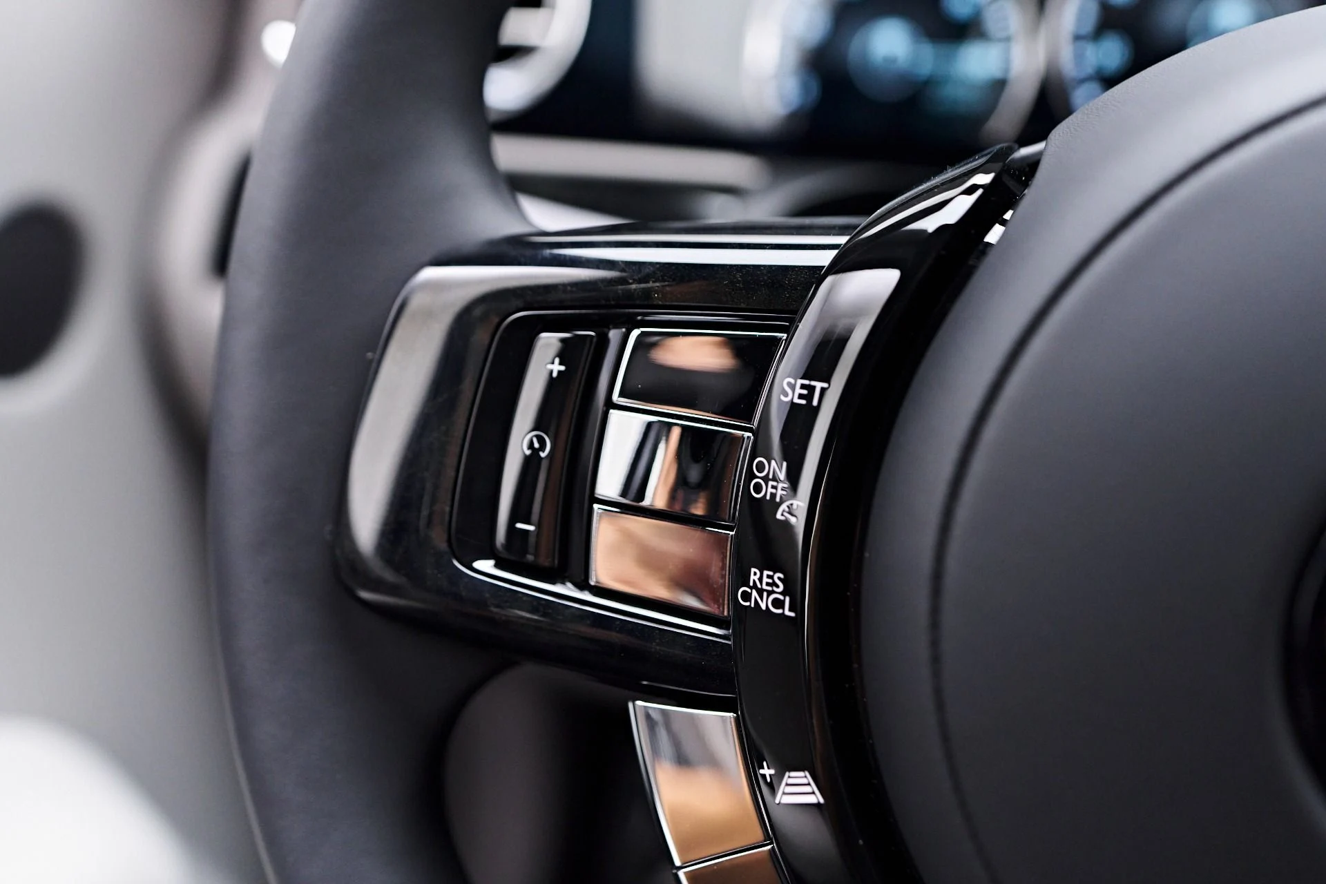 mph071_2444828059_Used_2024_Rolls_Royce_Ghost_Base_1752169894_ba99a64bb0