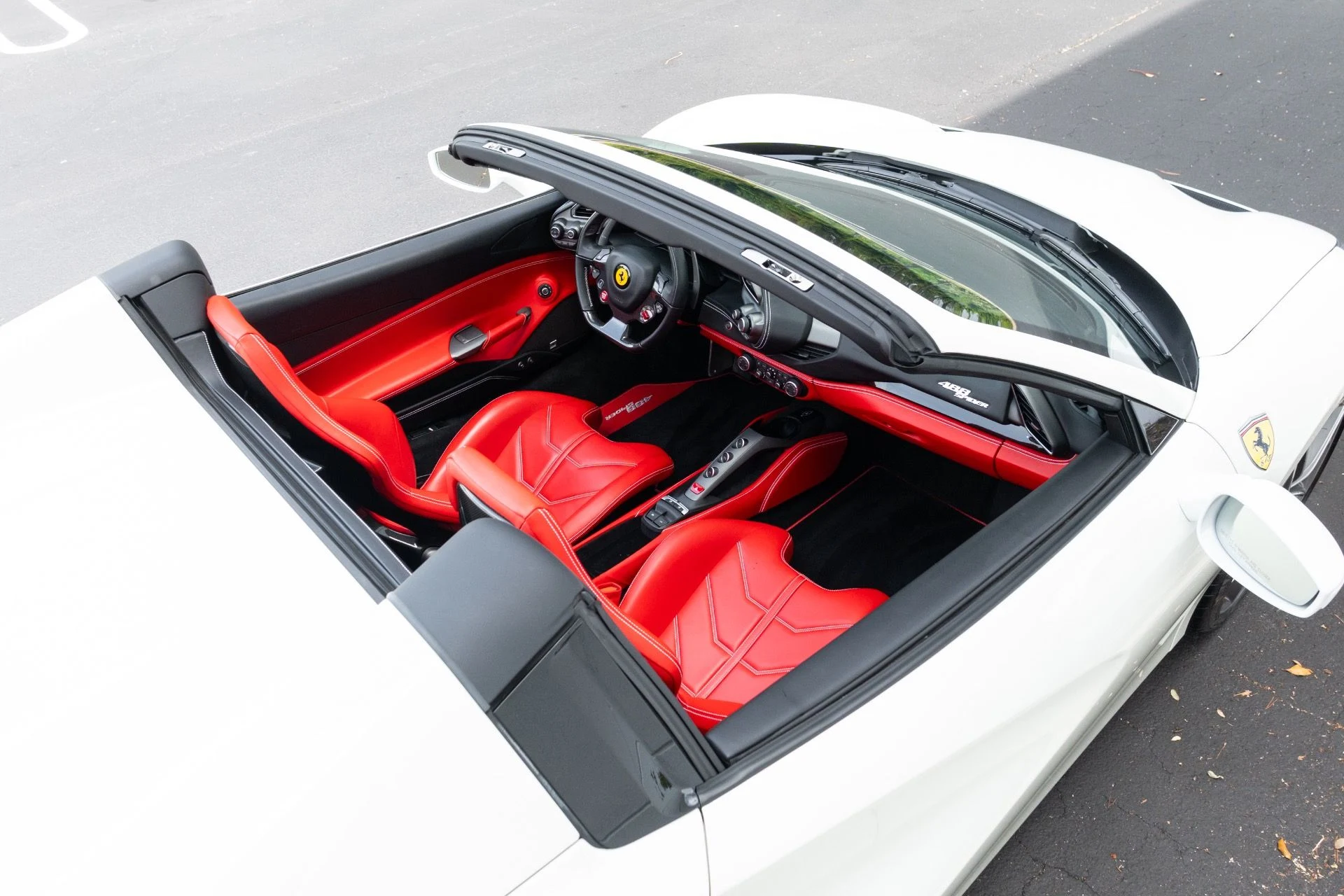 mph071_2448597966_Used_2018_Ferrari_488_Spider_1779900905_a6508eb664